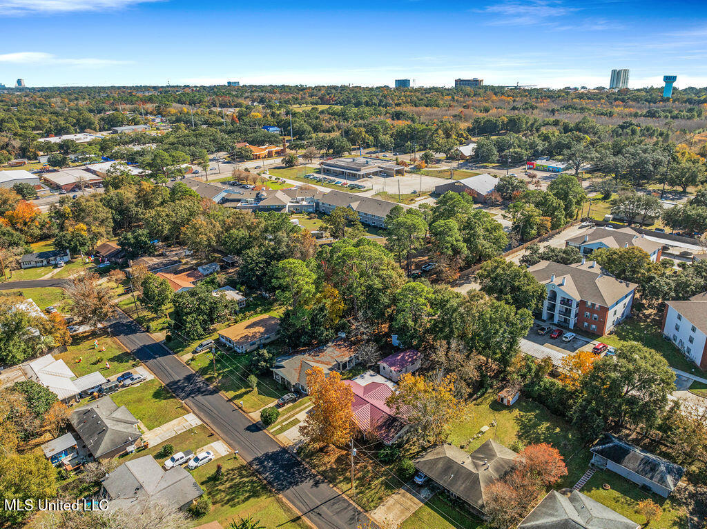 2147 Floyd Drive, Biloxi, Mississippi image 9