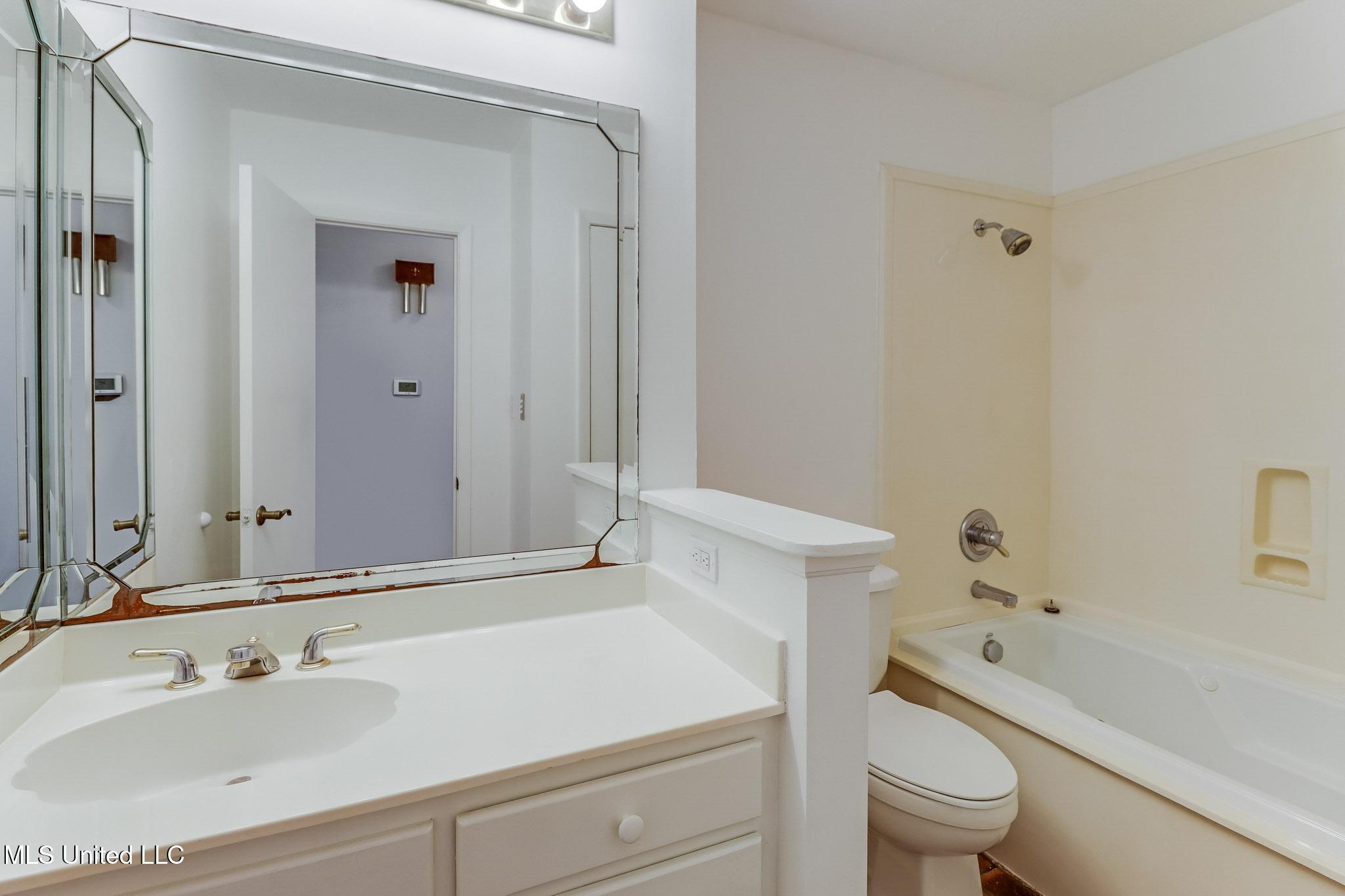 2421 Demaret Drive, Gulfport, Mississippi image 20