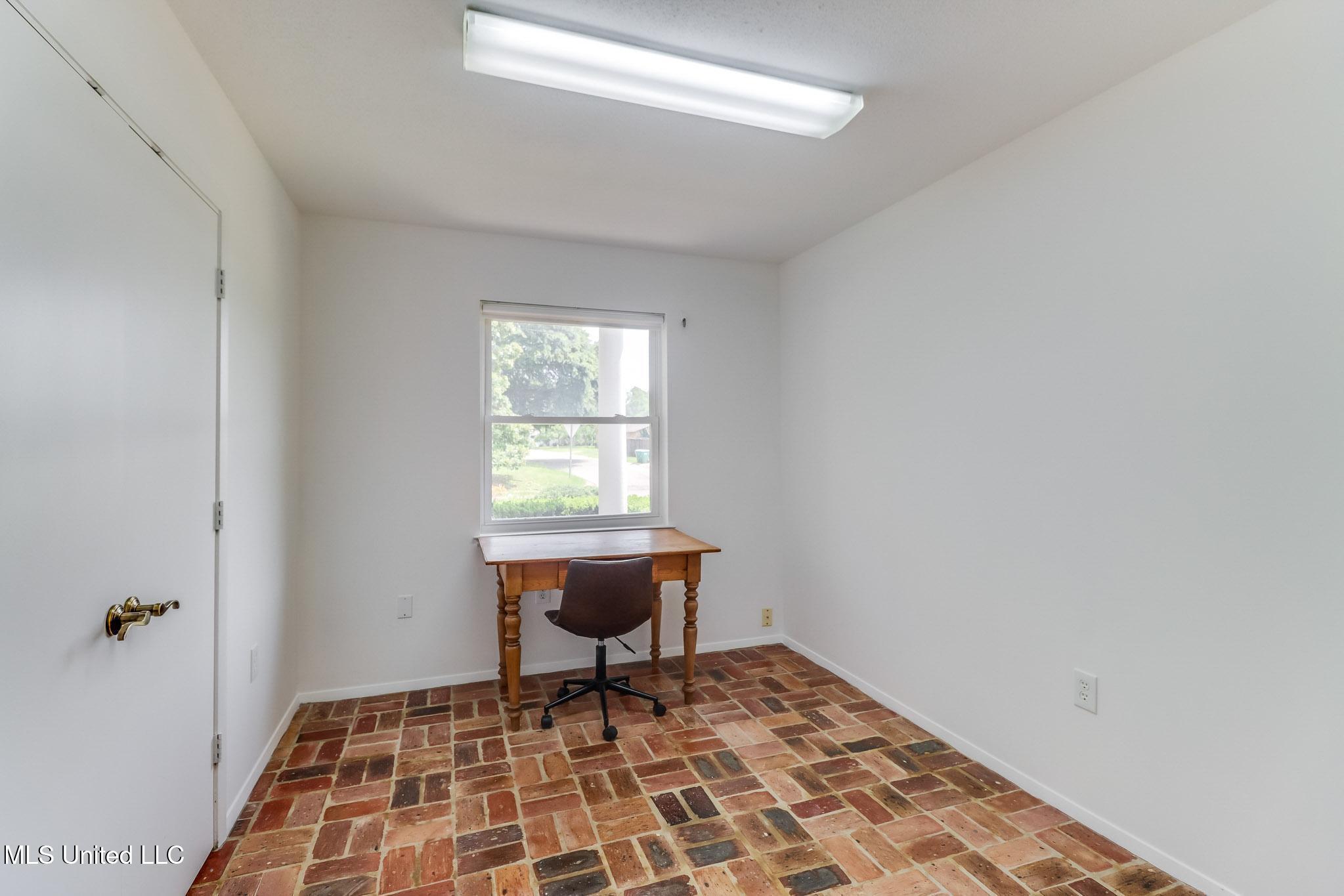 2421 Demaret Drive, Gulfport, Mississippi image 19