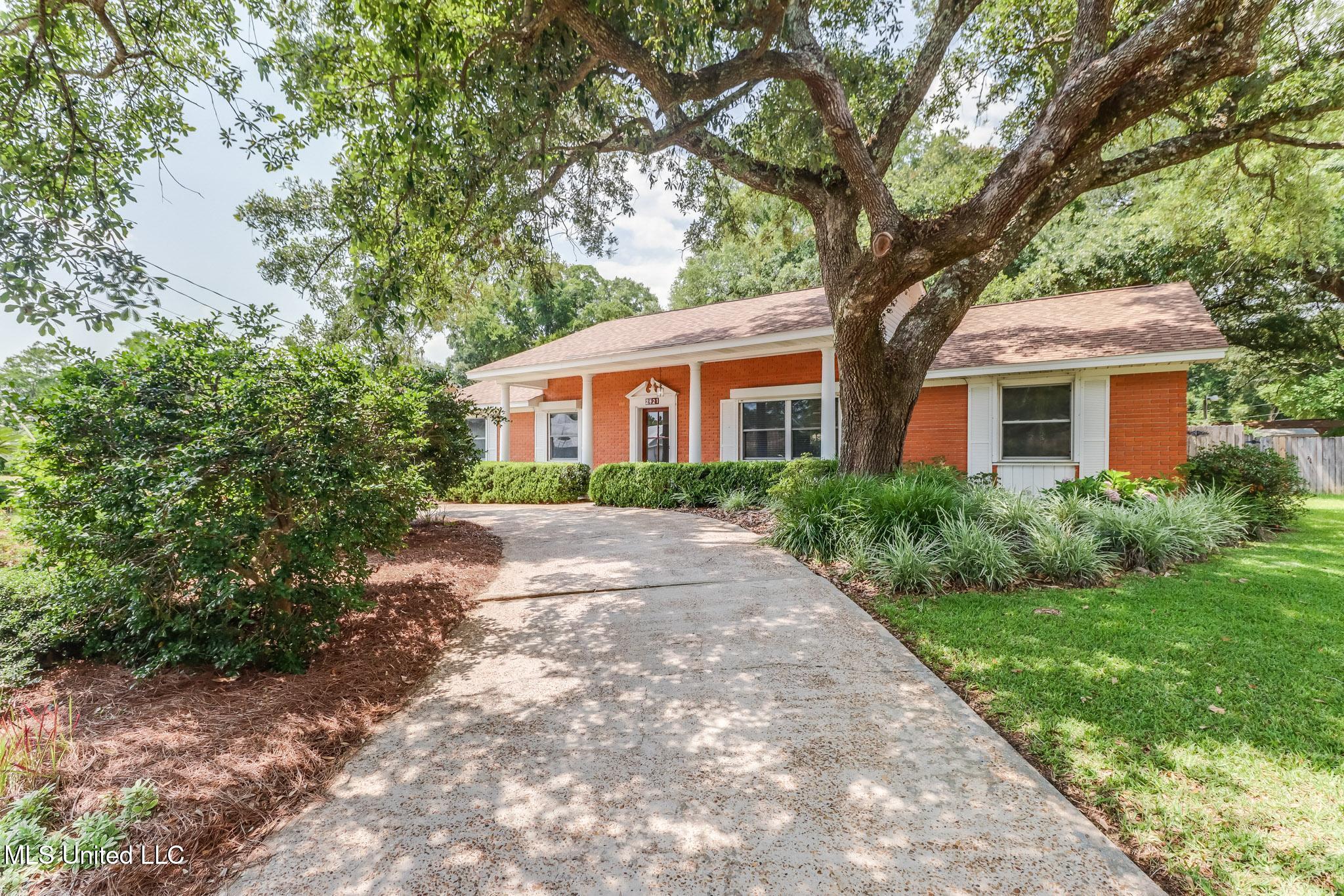 2421 Demaret Drive, Gulfport, Mississippi image 3