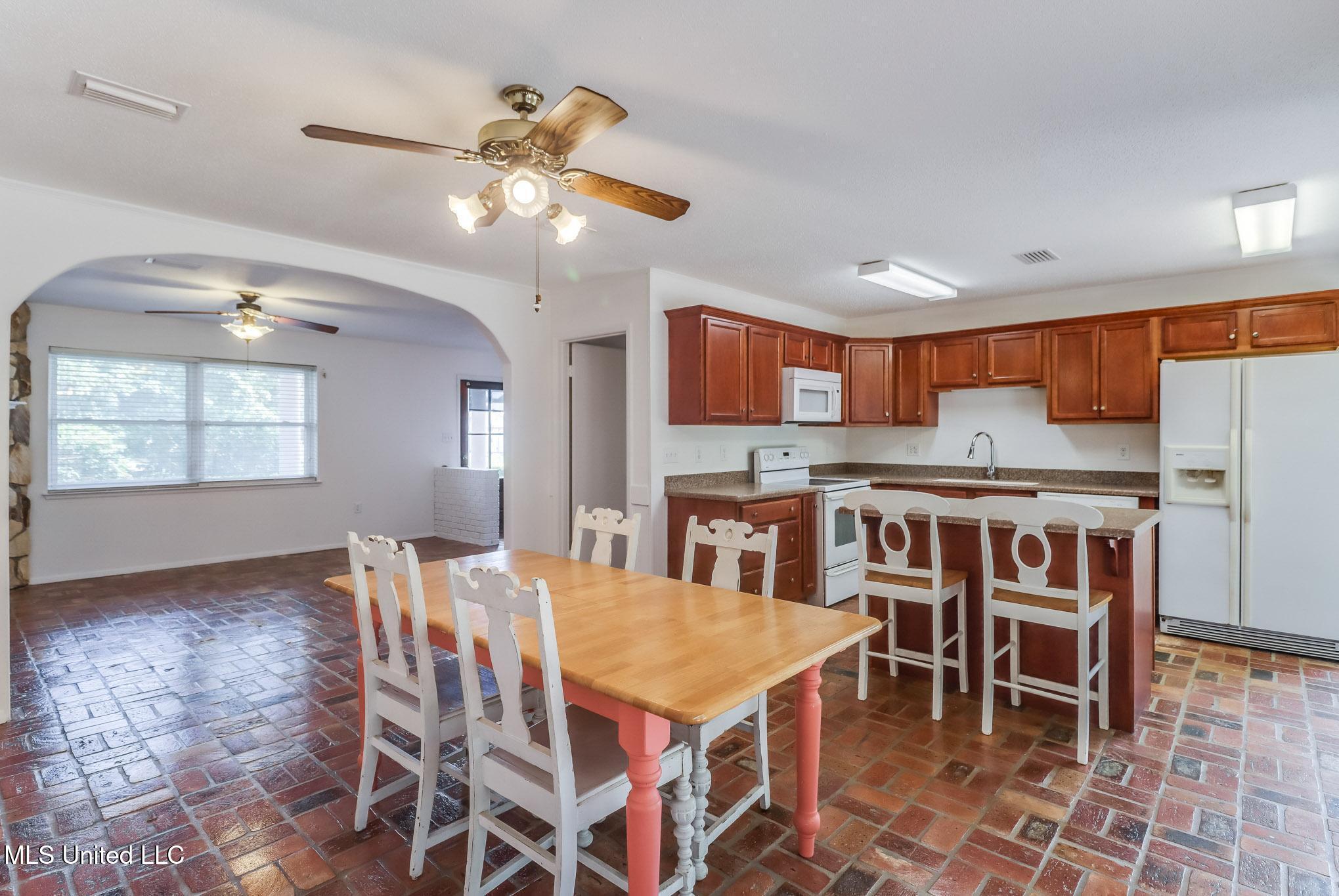 2421 Demaret Drive, Gulfport, Mississippi image 11