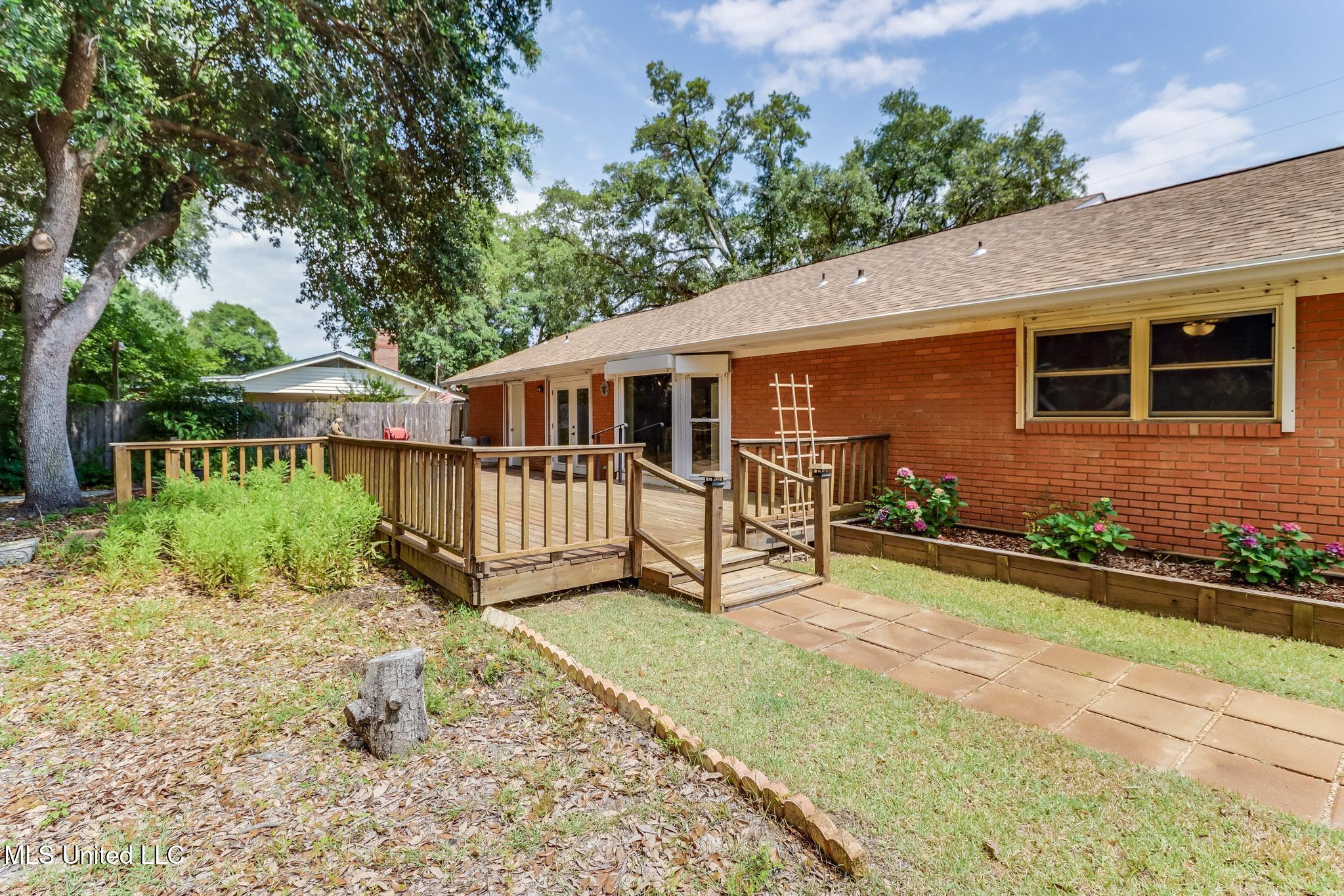 2421 Demaret Drive, Gulfport, Mississippi image 23