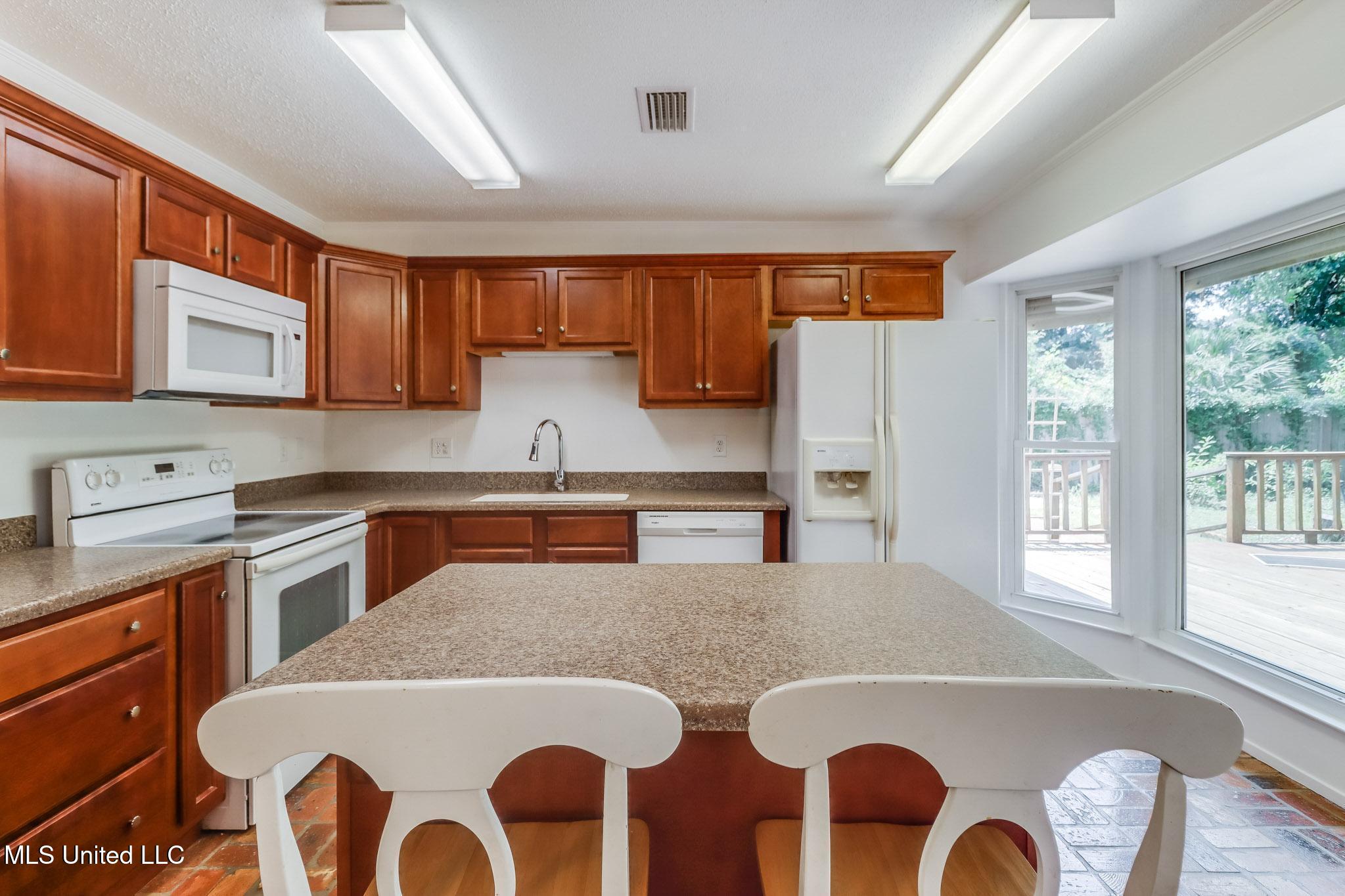 2421 Demaret Drive, Gulfport, Mississippi image 12