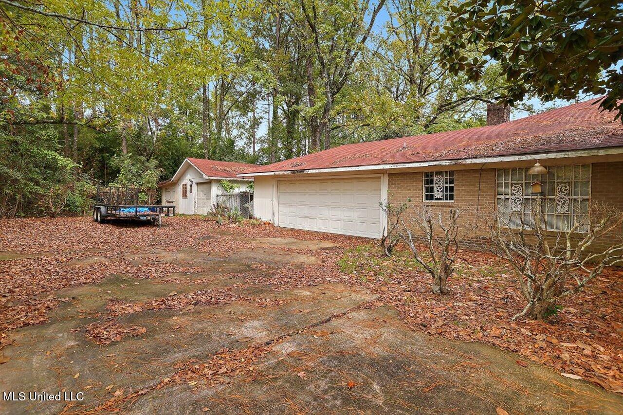 860 Rutherford Drive, Jackson, Mississippi image 4