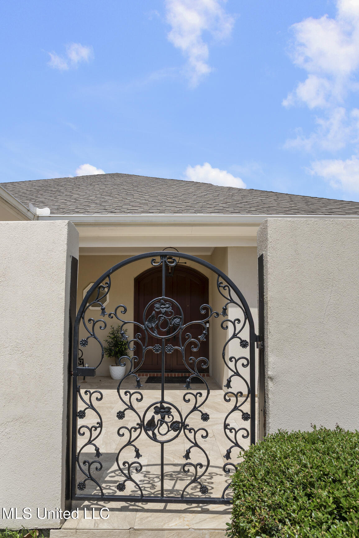 215 Azalea Court, Brandon, Mississippi image 3