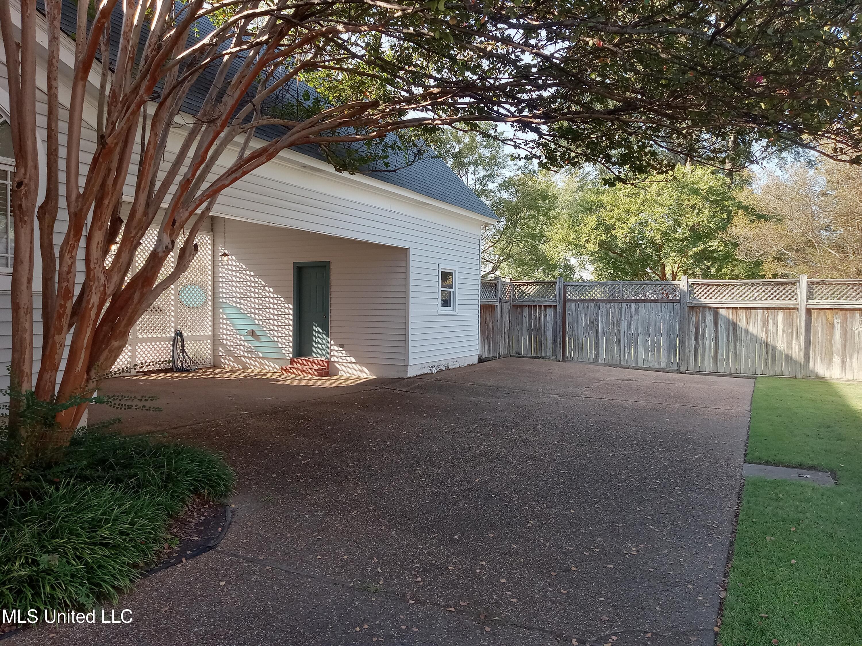 207 E Gresham Street, Indianola, Mississippi image 9