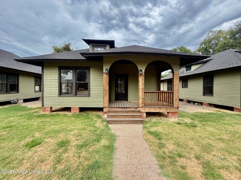 Homes For Sale - 205 E 3rd Street<br/> Washington County, Leland, MS 38756