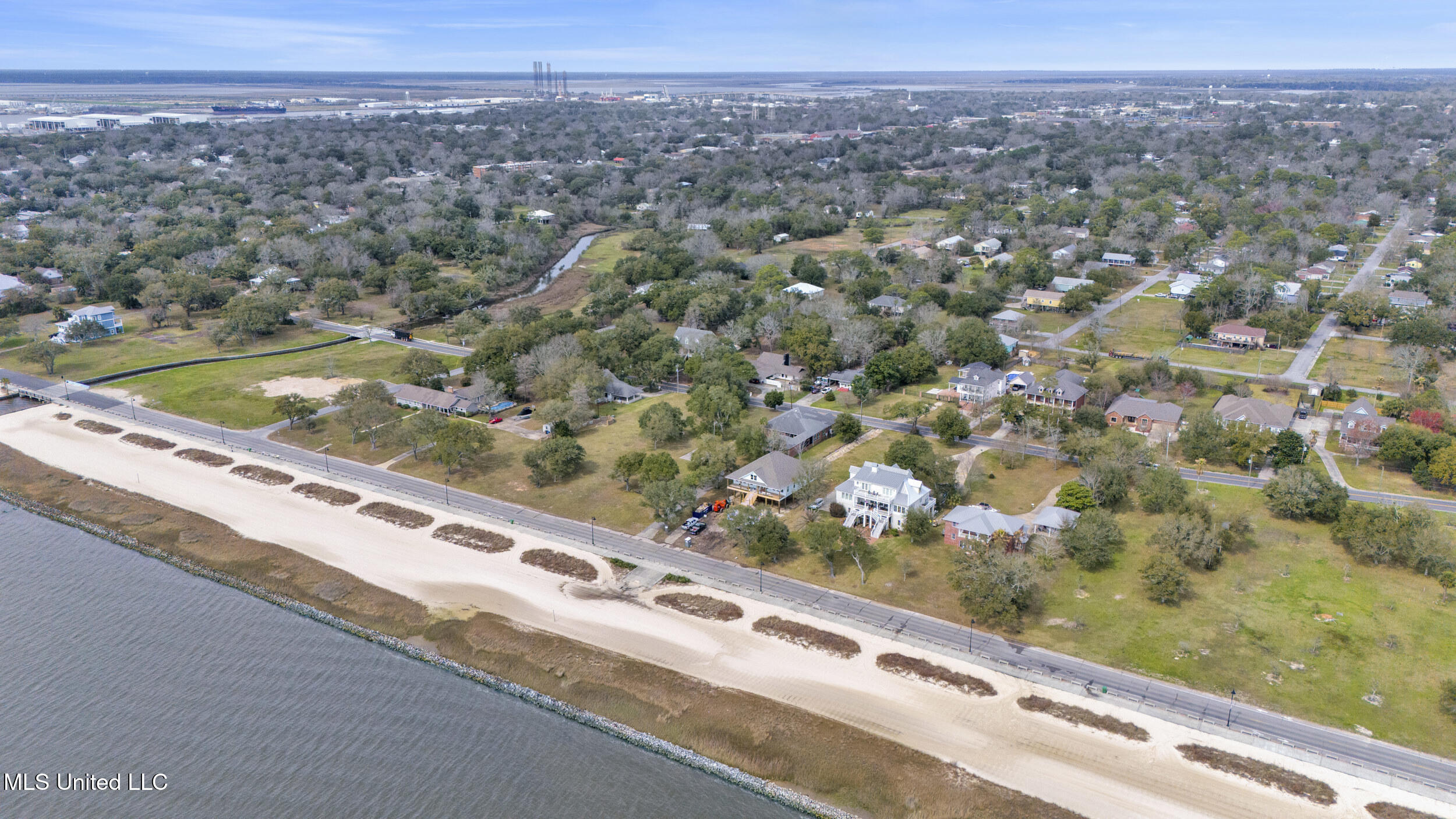 2112 Washington Avenue, Pascagoula, Mississippi image 1