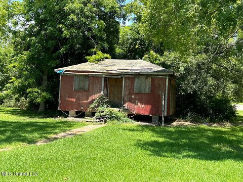 Single Family Residence in Gulfport MS 3516 20th Street.jpg