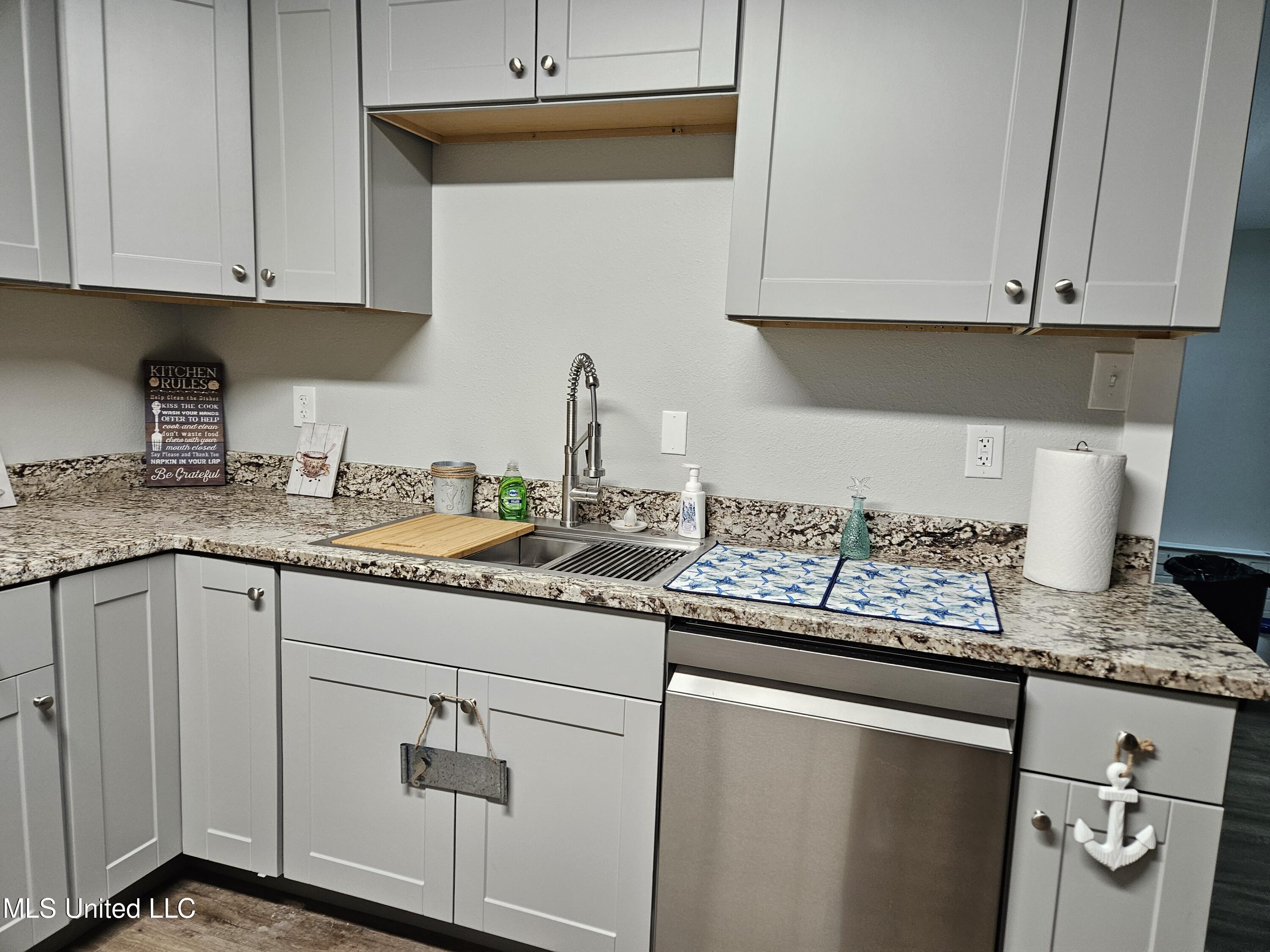 2548 Bryn Mawr Avenue, Biloxi, Mississippi image 19