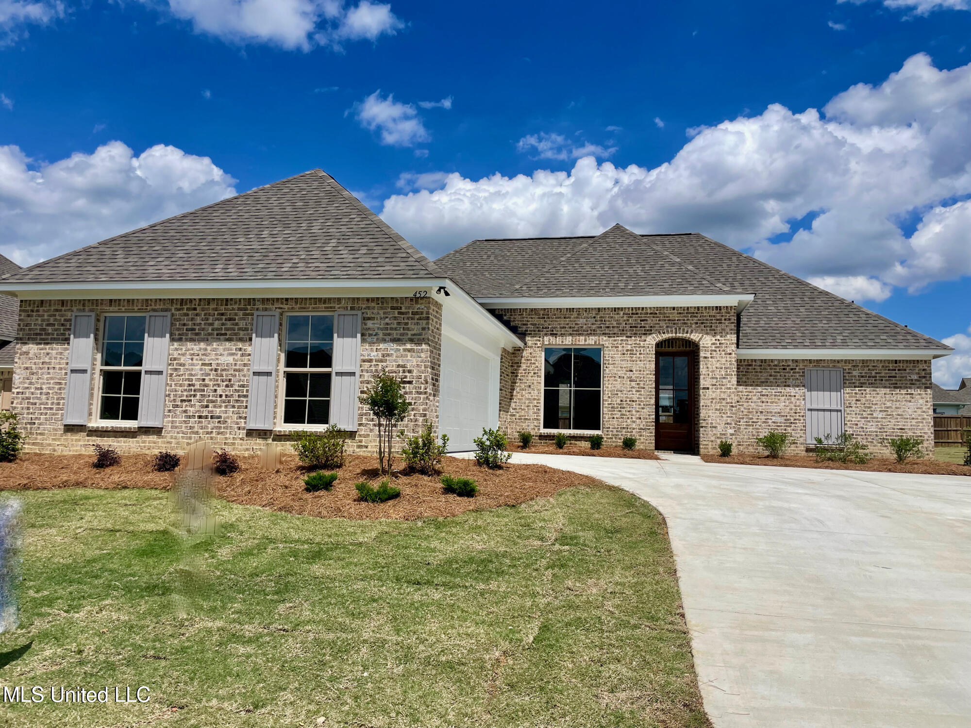452 Aurora Circle, Canton, Mississippi image 2