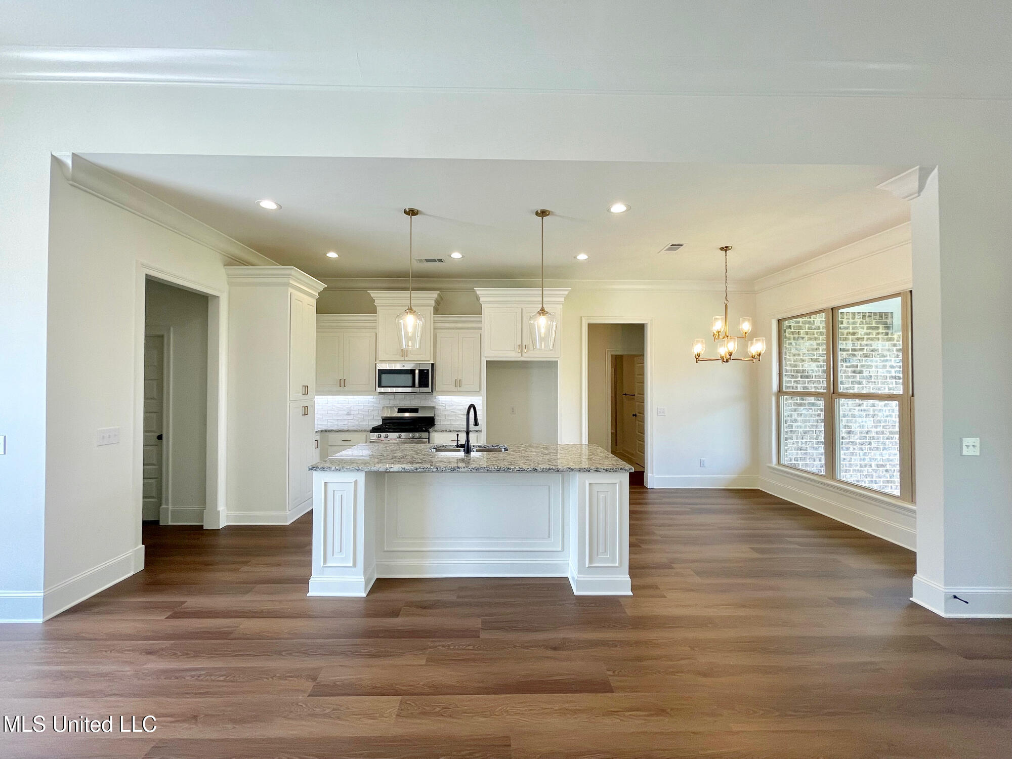 452 Aurora Circle, Canton, Mississippi image 7