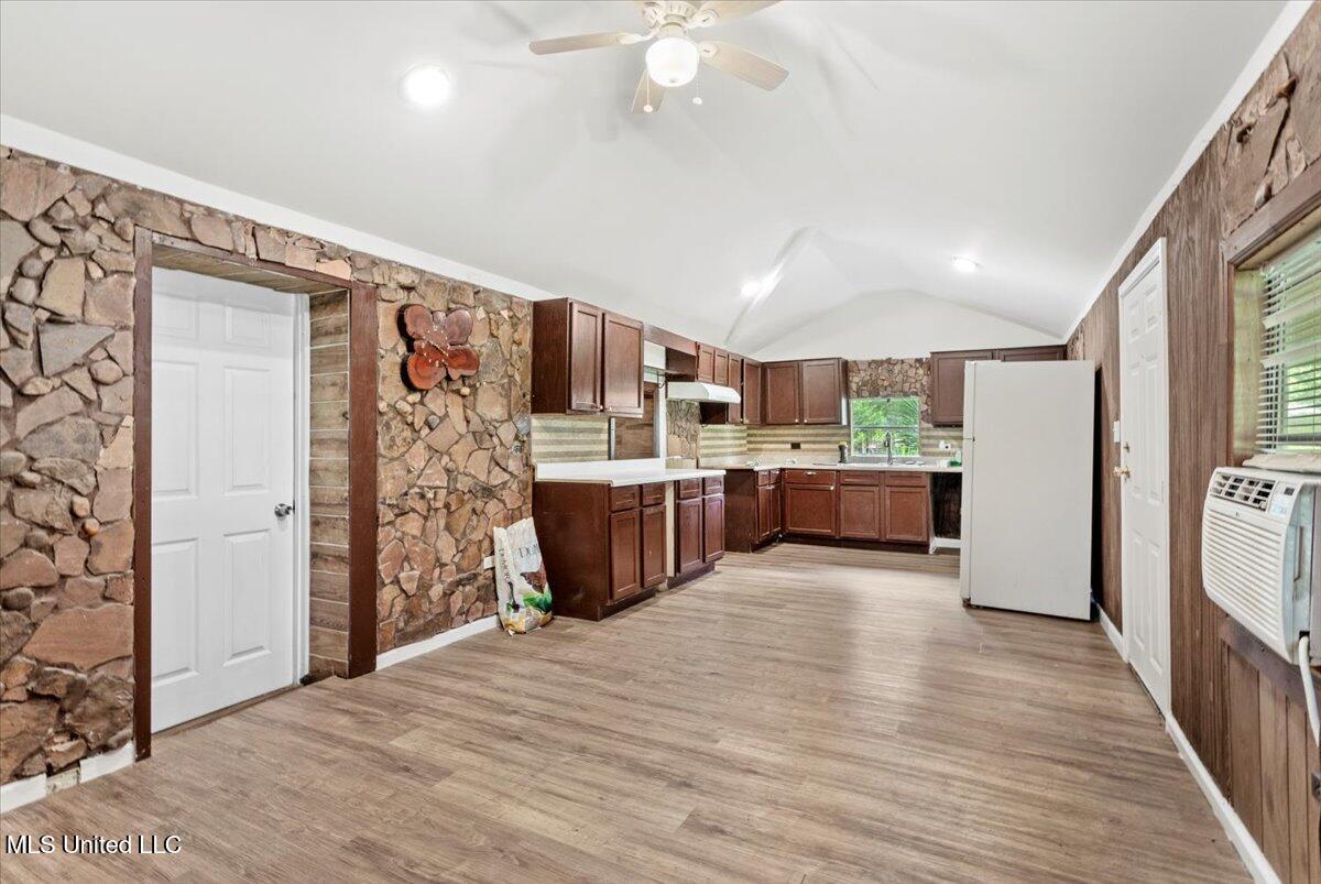 18295 Robin Oaks Drive, Gulfport, Mississippi image 10