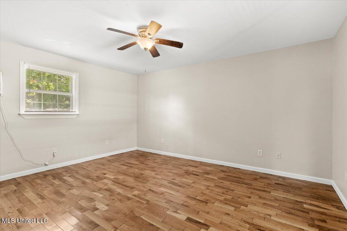 18295 Robin Oaks Drive, Gulfport, Mississippi image 22