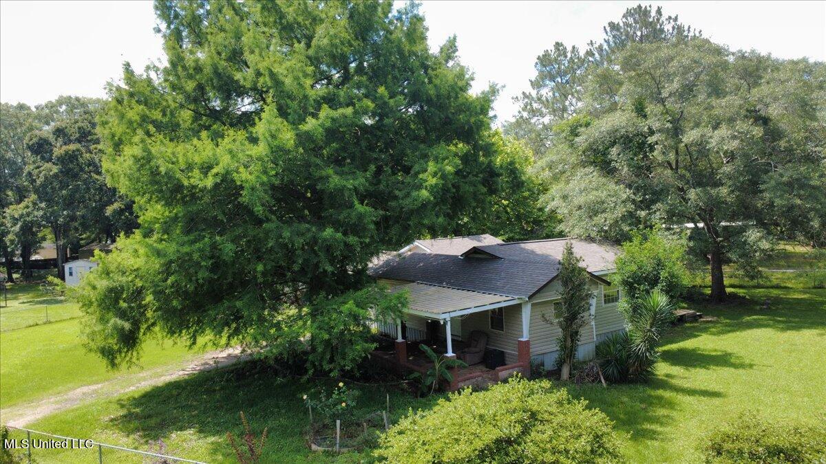 18295 Robin Oaks Drive, Gulfport, Mississippi image 29
