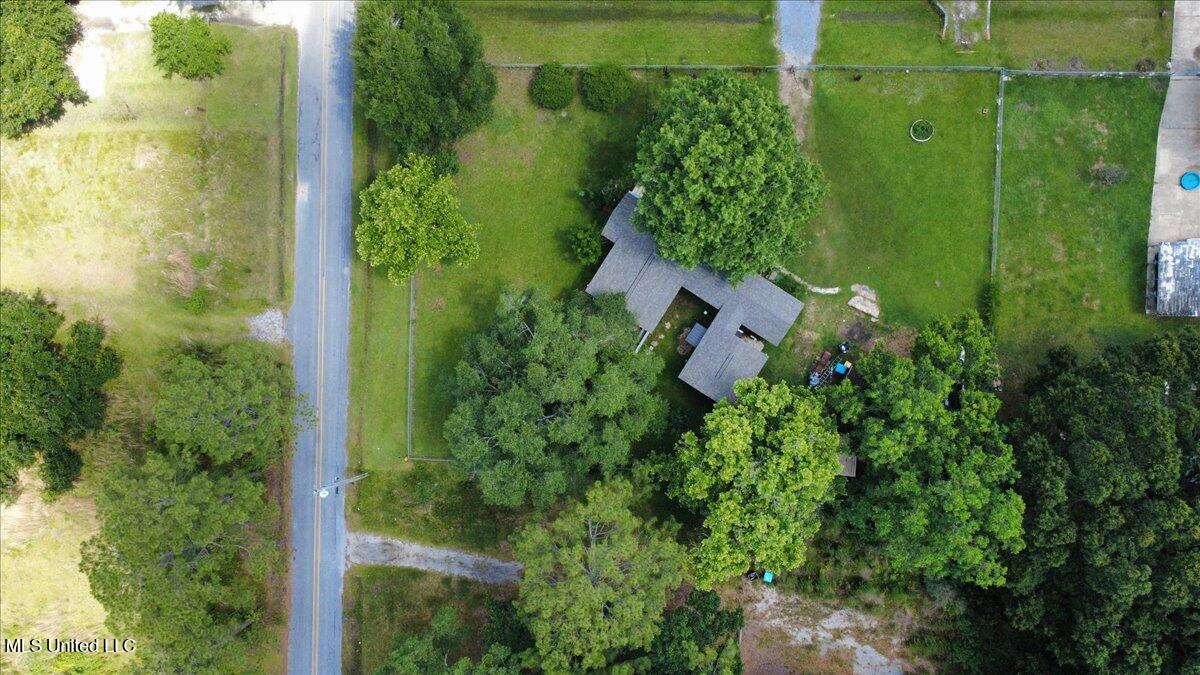 18295 Robin Oaks Drive, Gulfport, Mississippi image 36