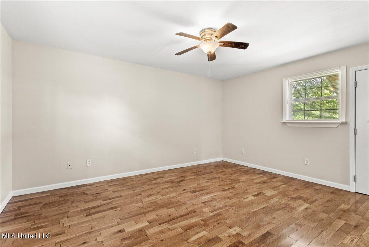 18295 Robin Oaks Drive, Gulfport, Mississippi image 23