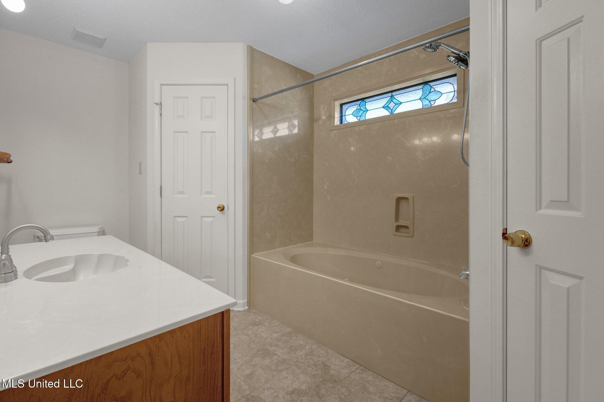 5935 Southbend Lane, Olive Branch, Mississippi image 17