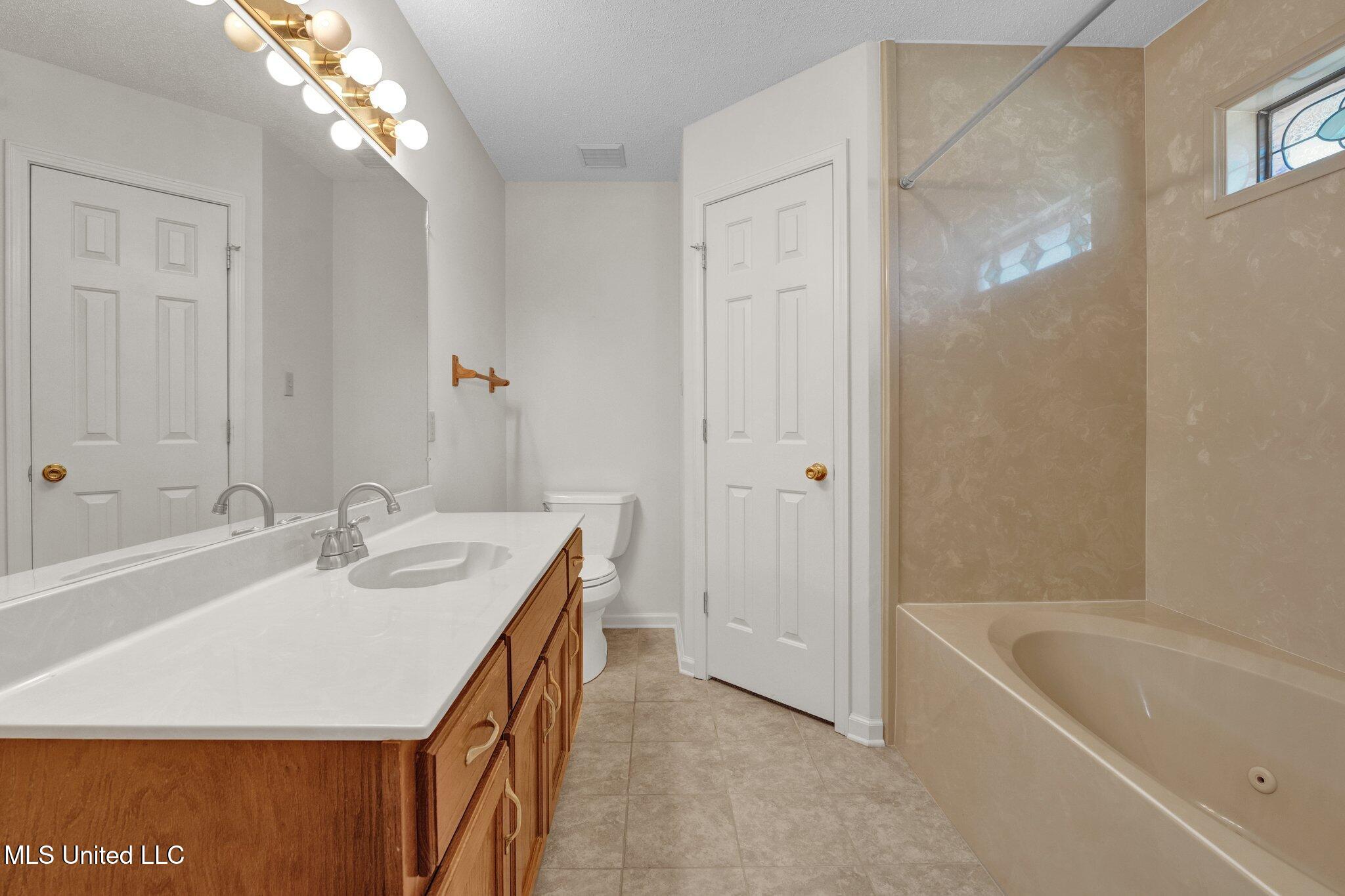 5935 Southbend Lane, Olive Branch, Mississippi image 16