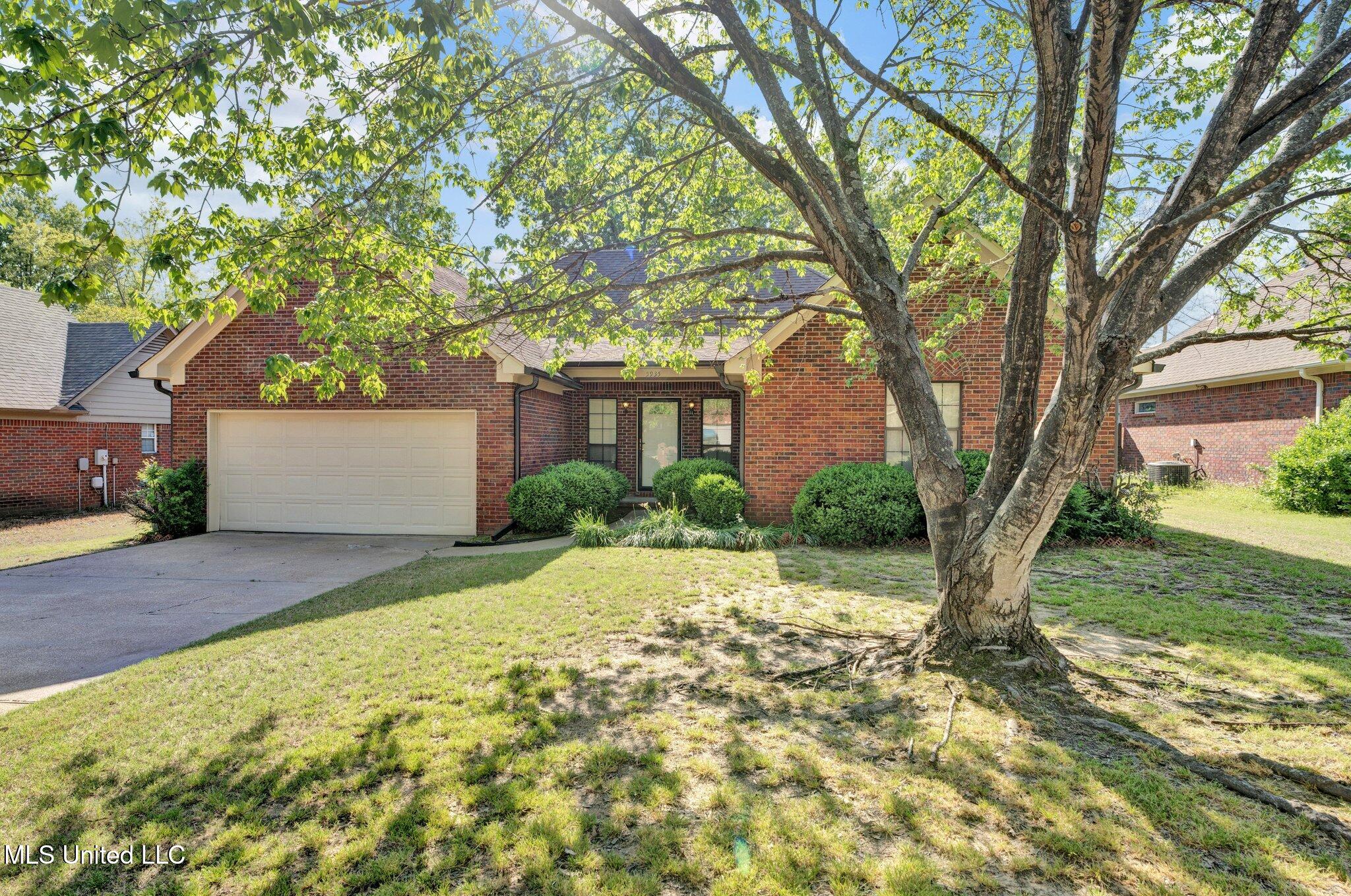 5935 Southbend Lane, Olive Branch, Mississippi image 3