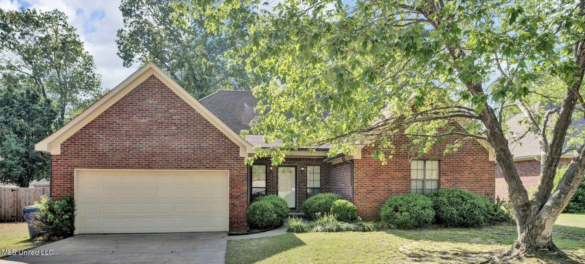 5935 Southbend Lane, Olive Branch, Mississippi image 2