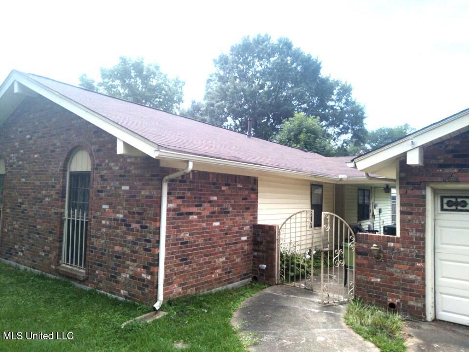 921 Boulder Drive, Southaven, Mississippi image 1