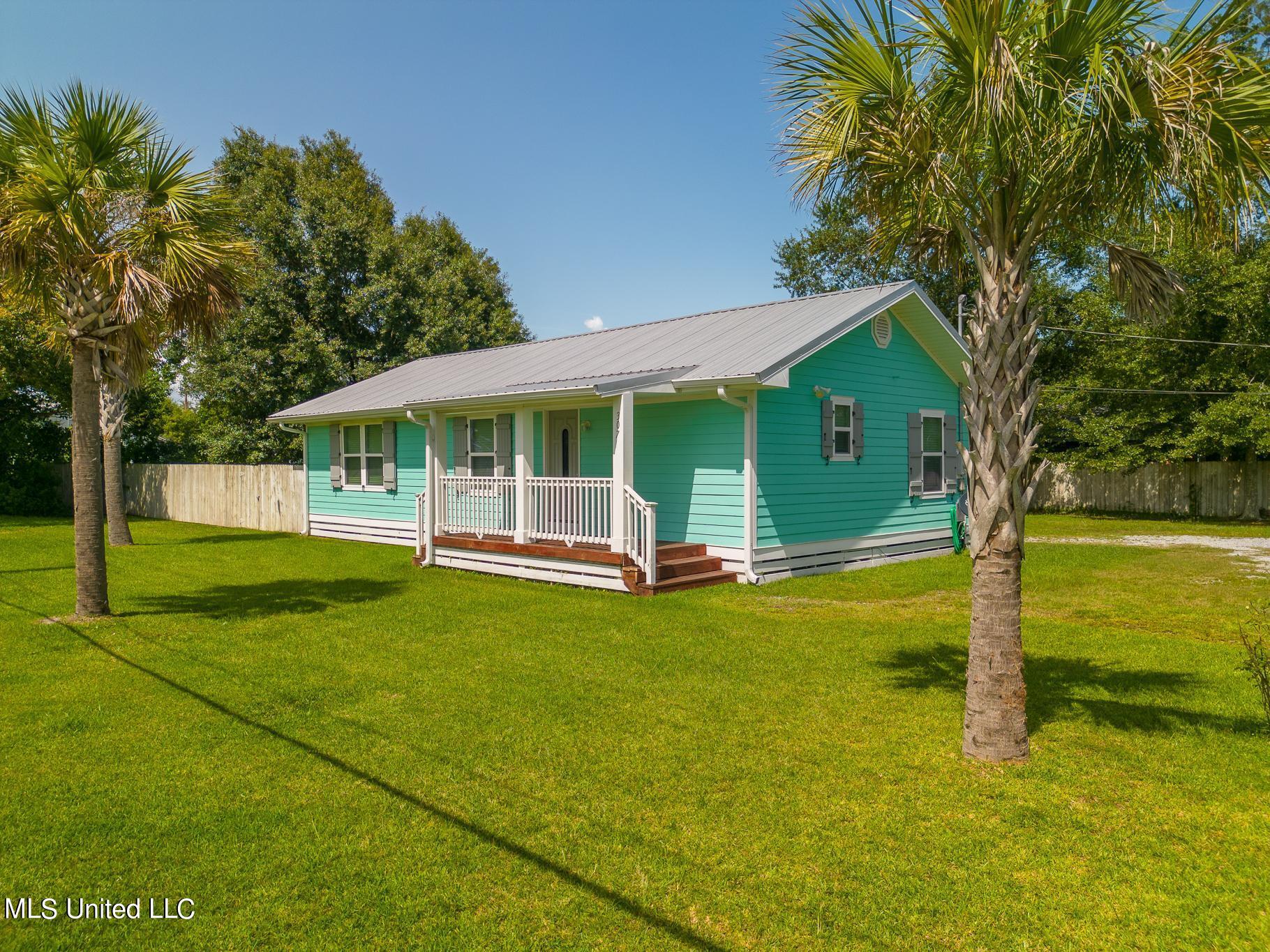 307 Turner Street, Bay Saint Louis, Mississippi image 3