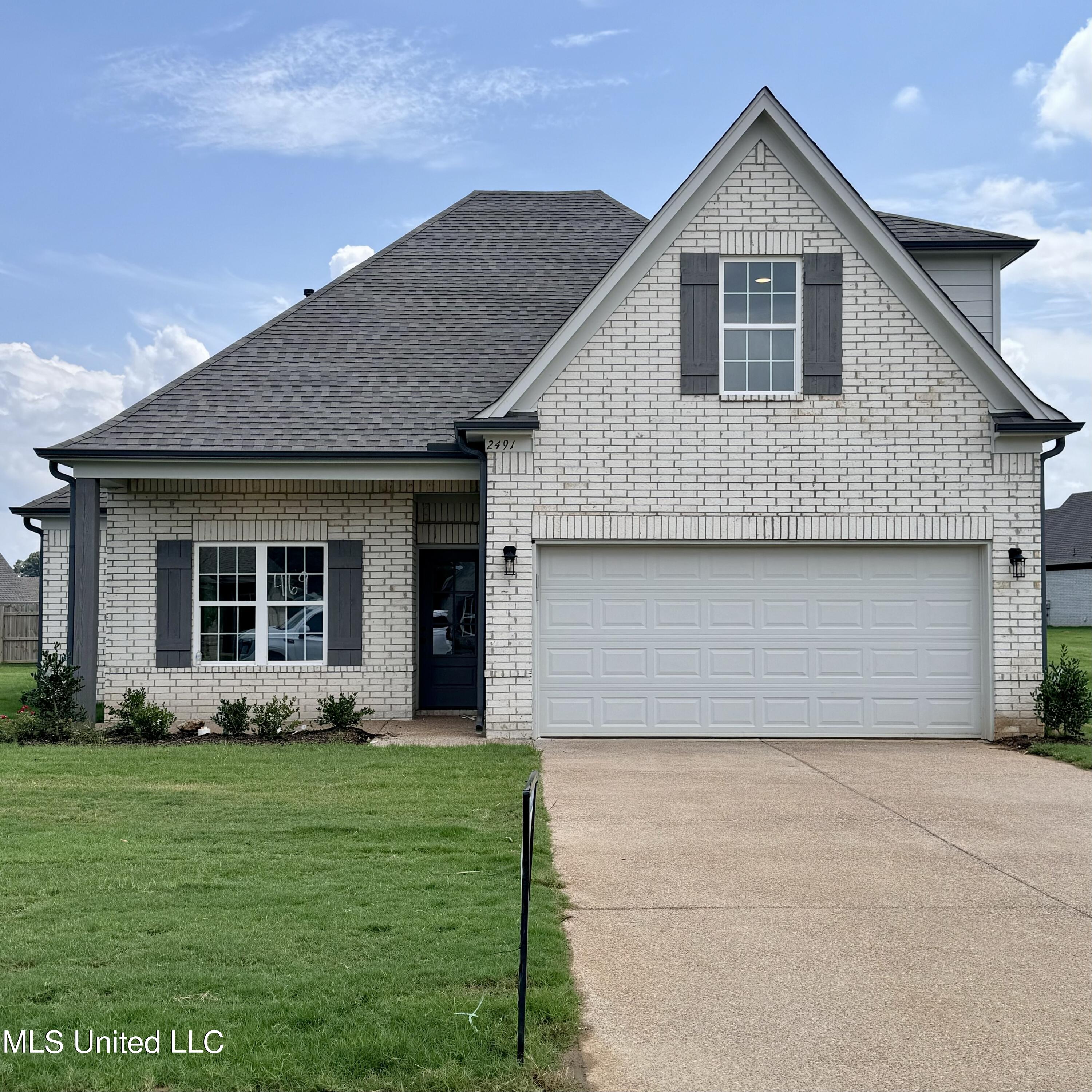 8921 Tucker Lane, Southaven, Mississippi image 1