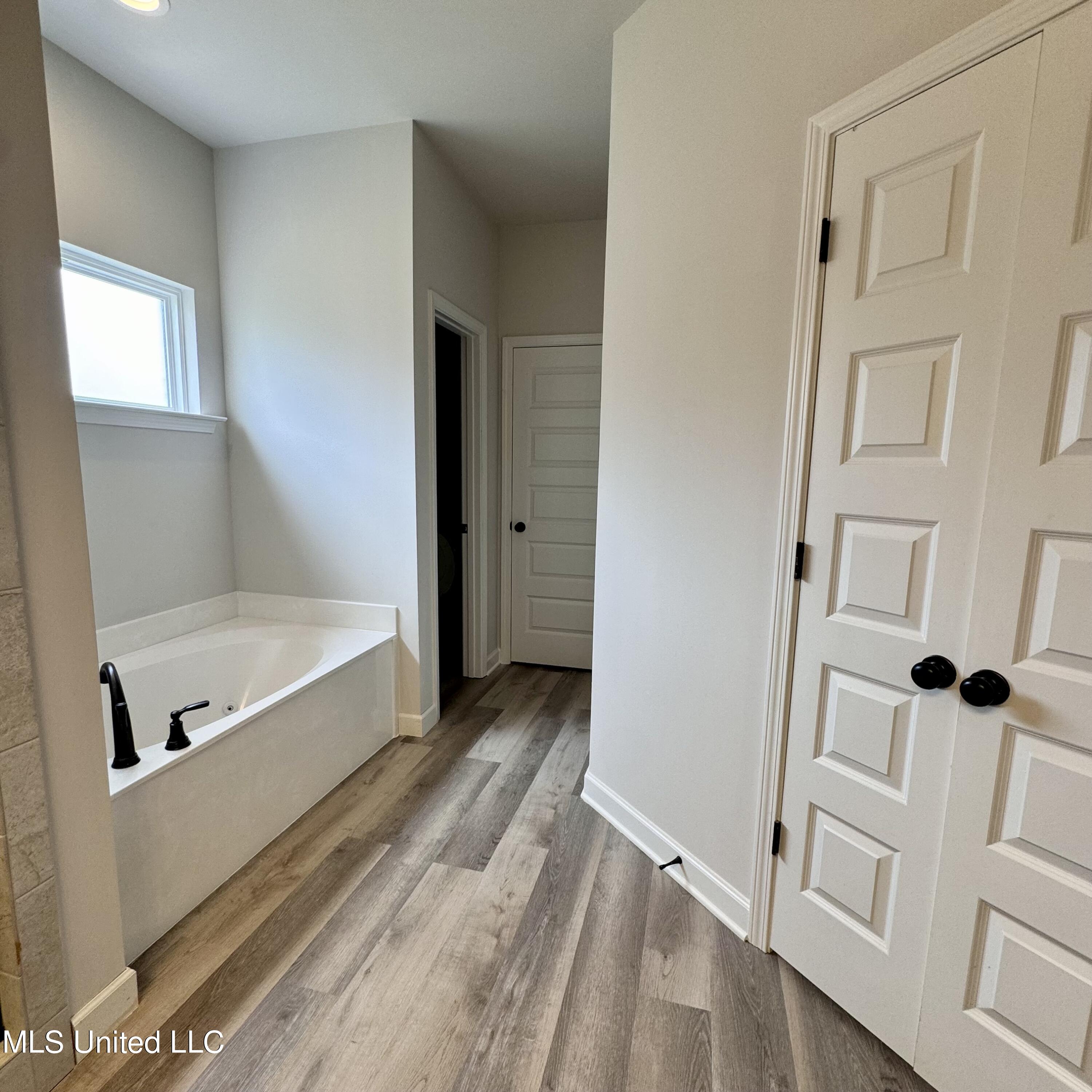 8921 Tucker Lane, Southaven, Mississippi image 24