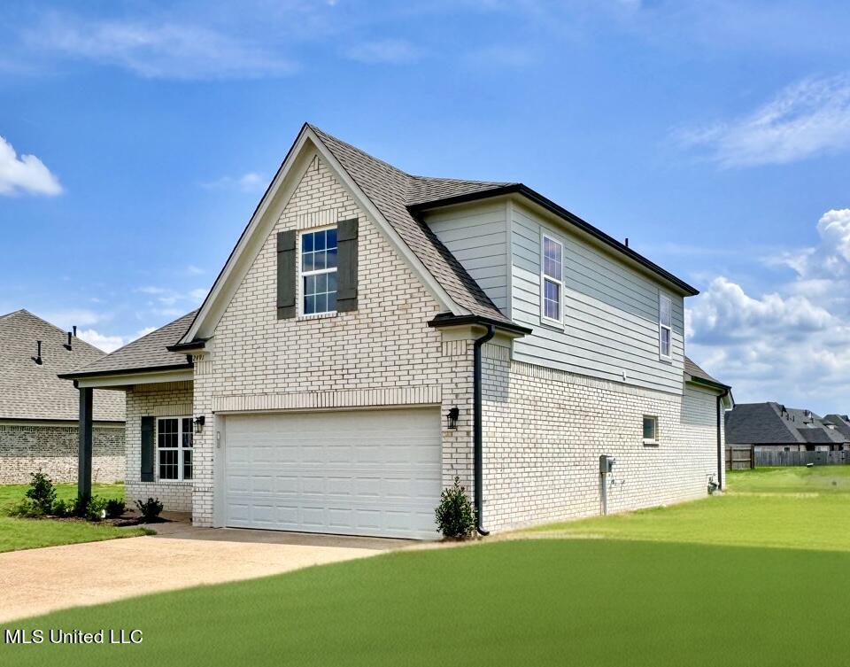 8921 Tucker Lane, Southaven, Mississippi image 2