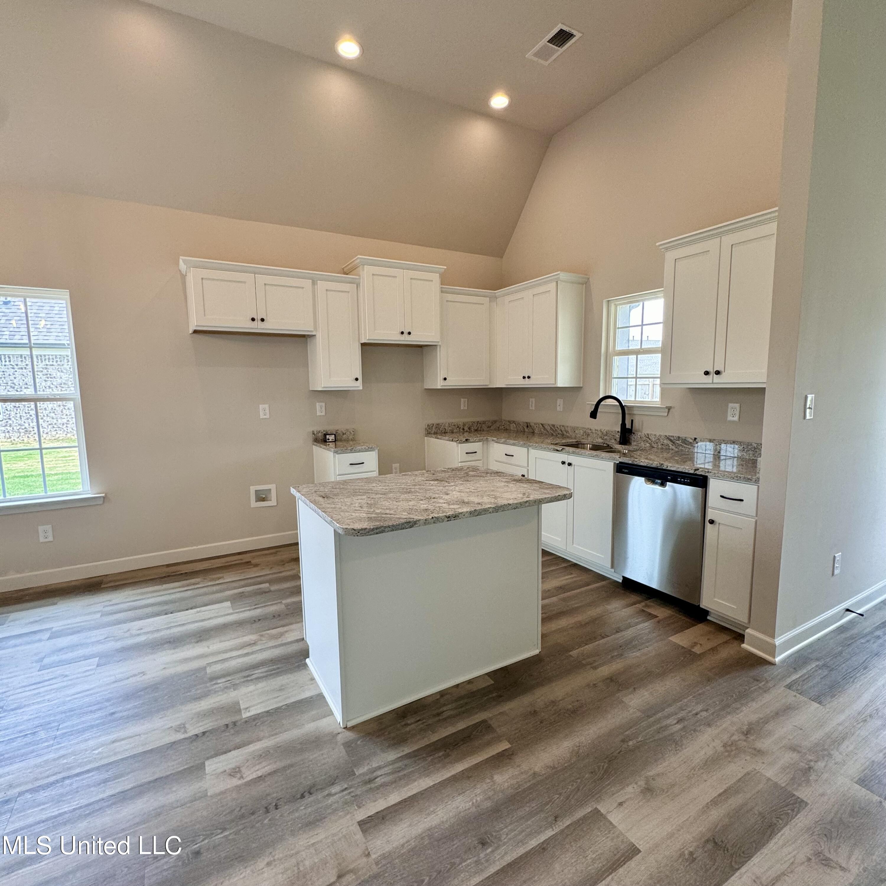 8921 Tucker Lane, Southaven, Mississippi image 12
