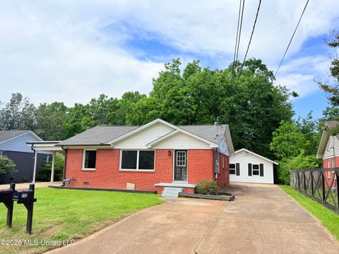 Homes For Sale - 2135 Long Street<br/> Grenada County, Grenada, MS 38901