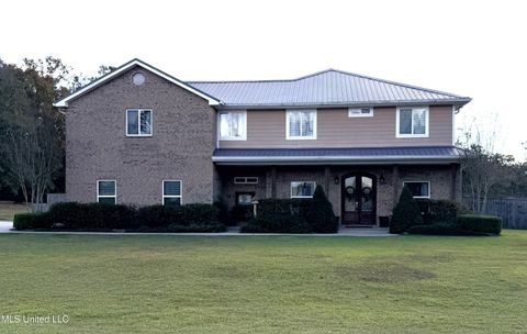 Homes For Sale - 15 S Highlands Drive<br/> Poplarville, MS 39470