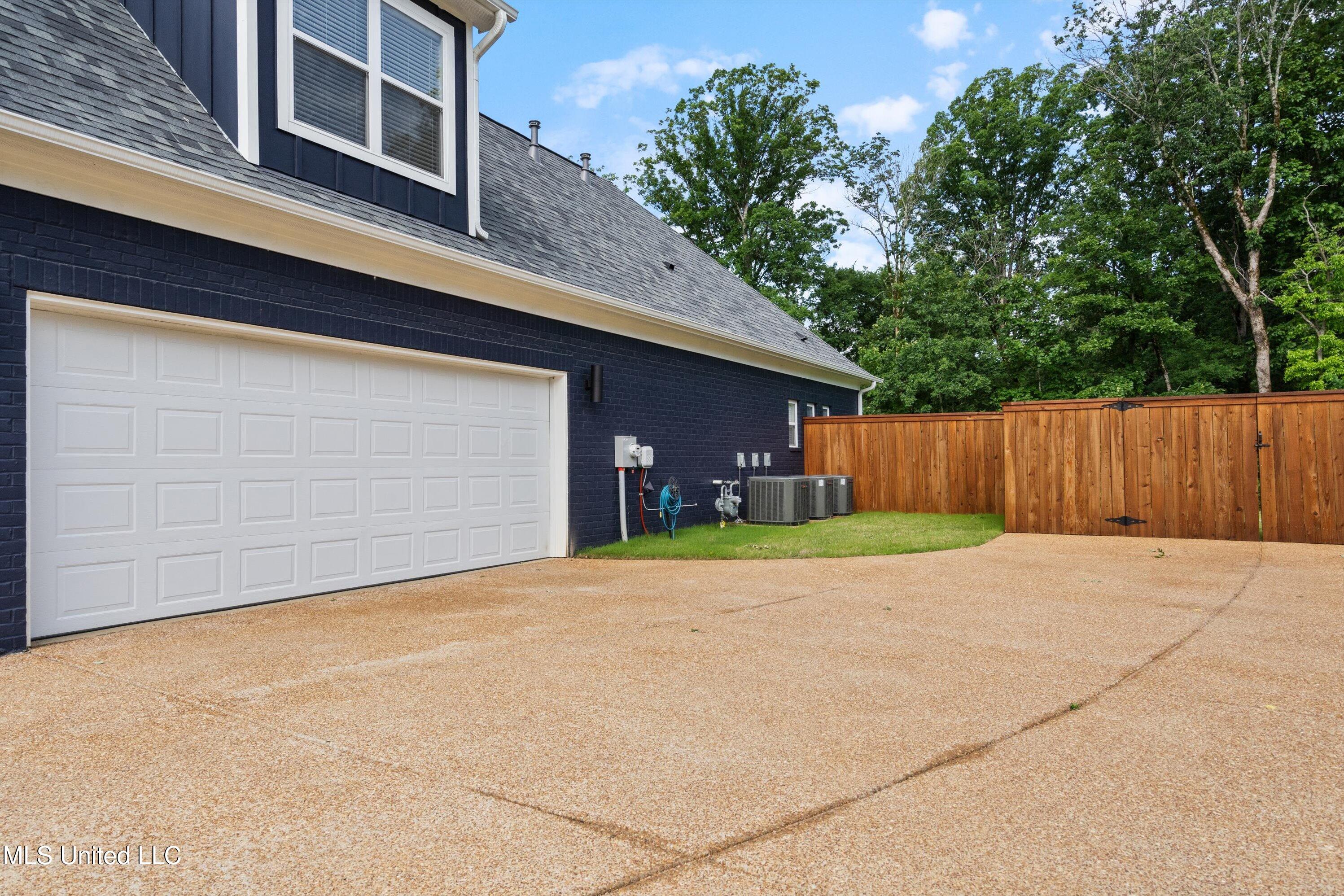 6731 Bobwhite Circle, Southaven, Mississippi image 3