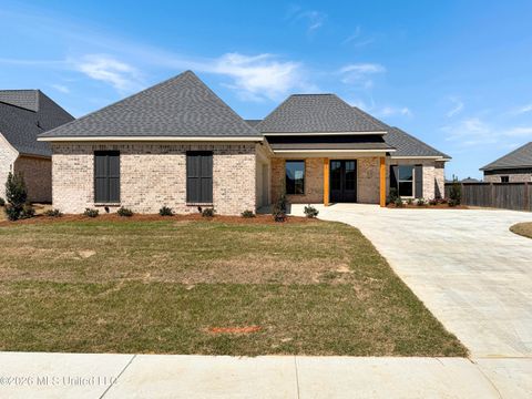 Homes For Sale - 134 Palace Crossing<br/> Flowood, MS 39232