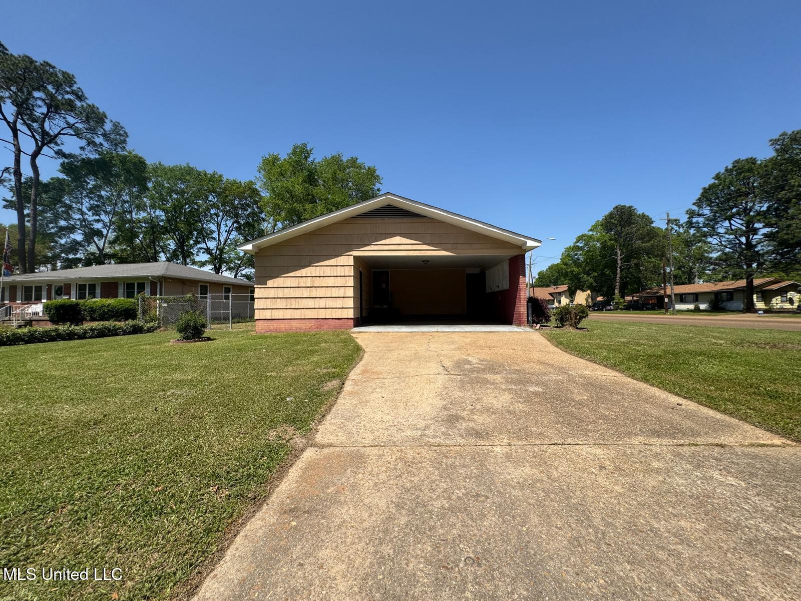 1053 Ellis Avenue, Jackson, Mississippi image 2