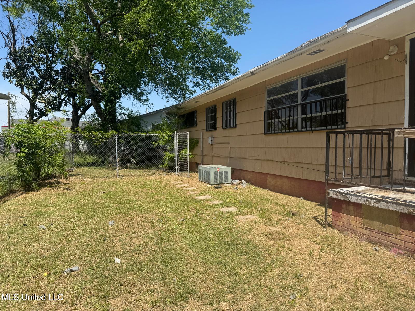 1053 Ellis Avenue, Jackson, Mississippi image 8