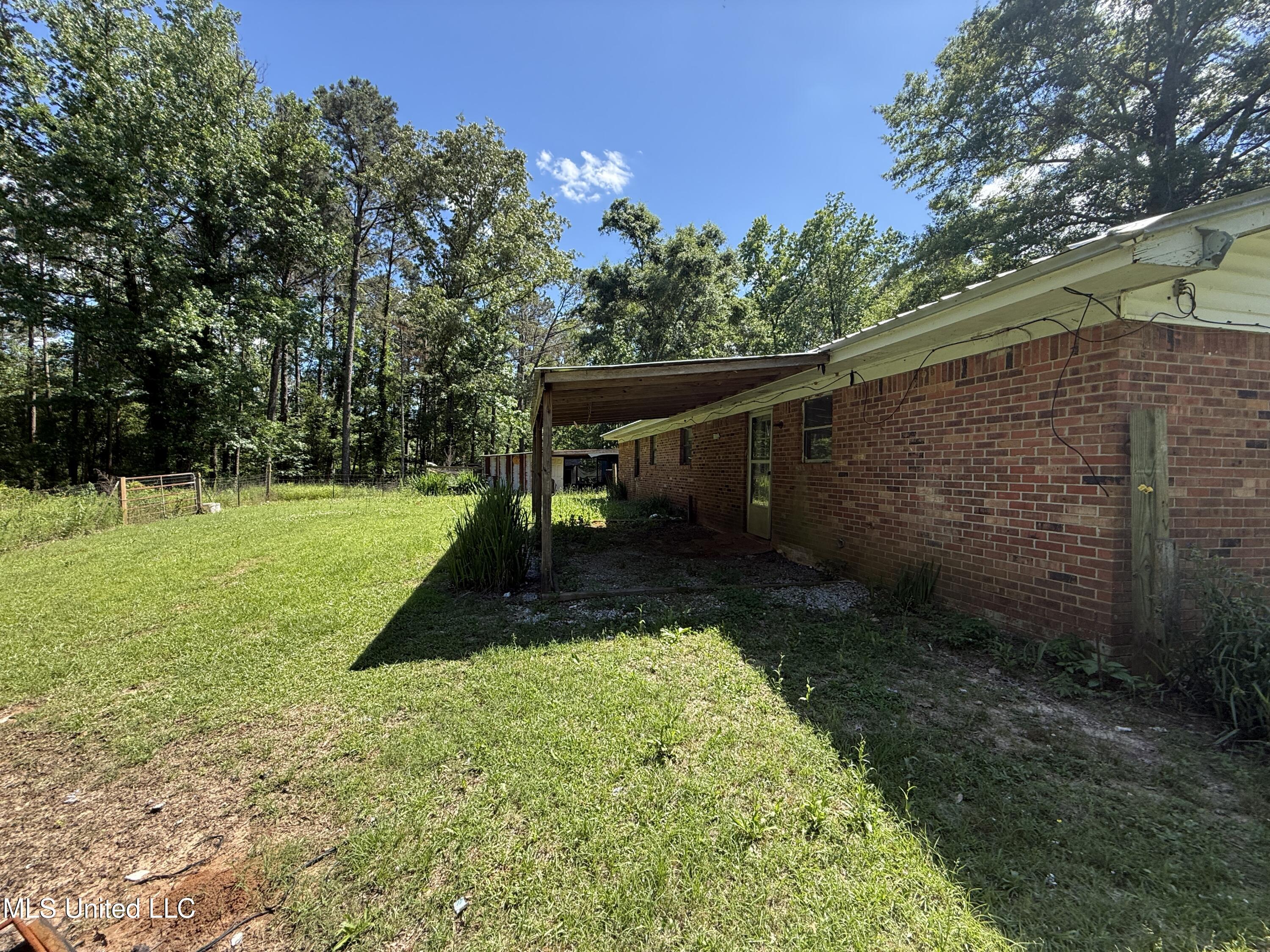 709 Melvin Leach Road, Union, Mississippi image 6