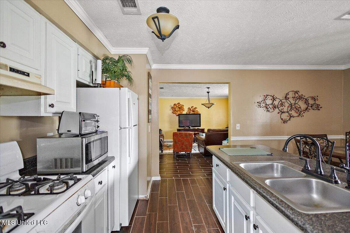 2336 Princess Pine Drive, Jackson, Mississippi image 10