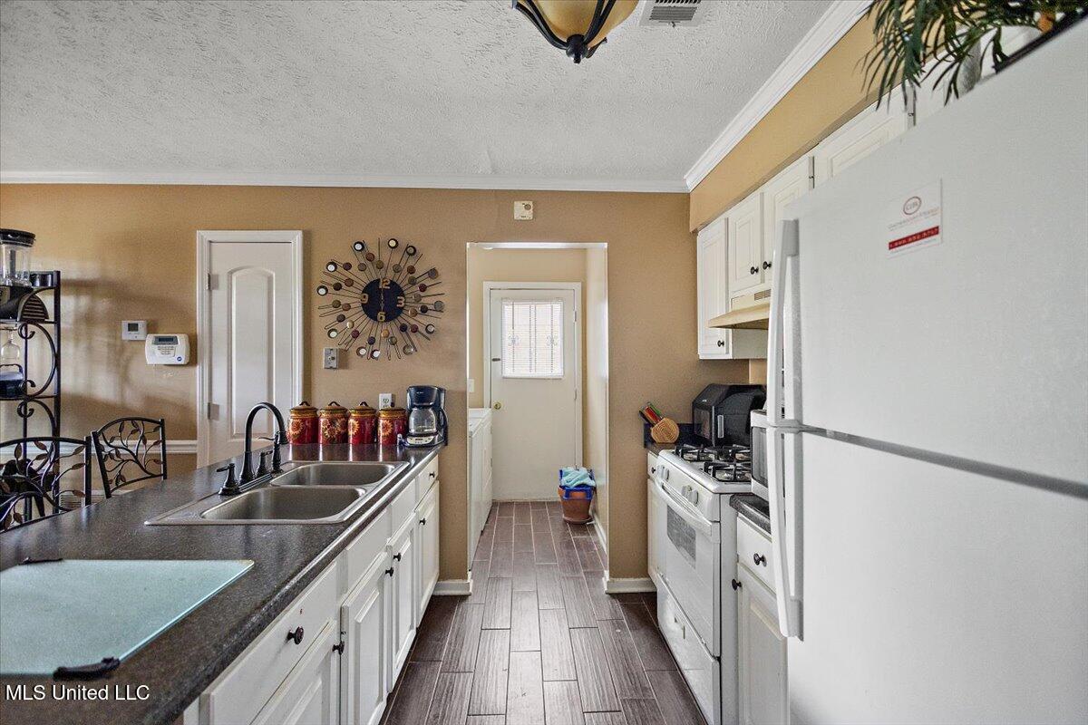 2336 Princess Pine Drive, Jackson, Mississippi image 8