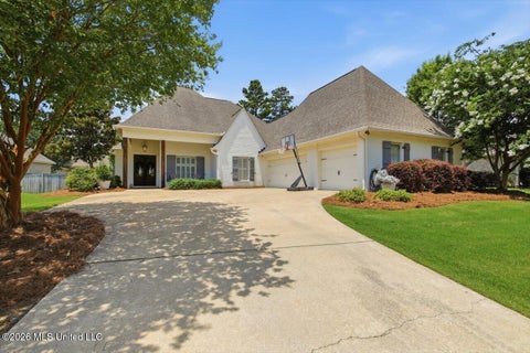 Homes For Sale - 130 Grayhawk Drive<br/> Madison County, Madison, MS 39110