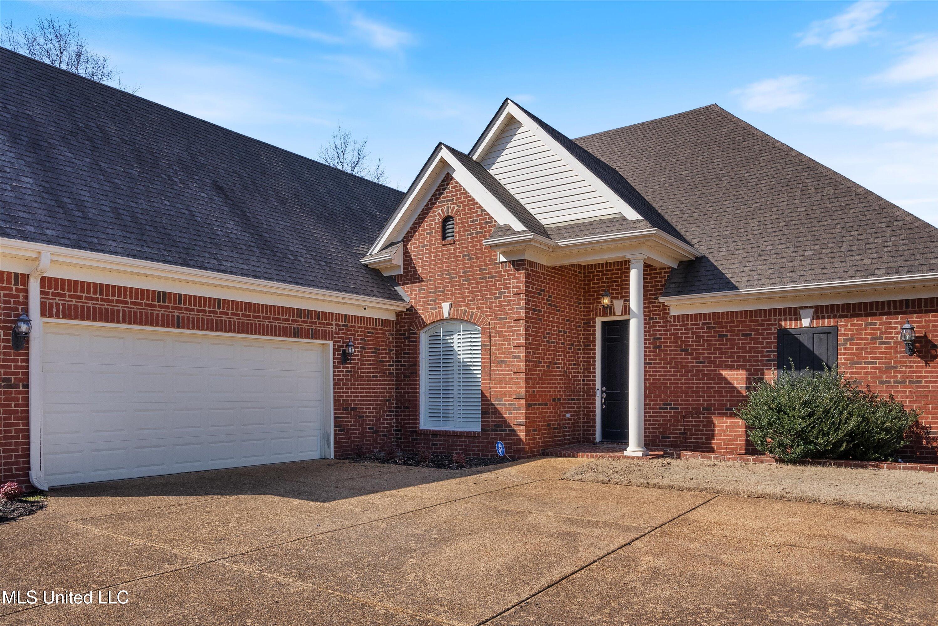 4473 W Vineyard Drive, Southaven, Mississippi image 3