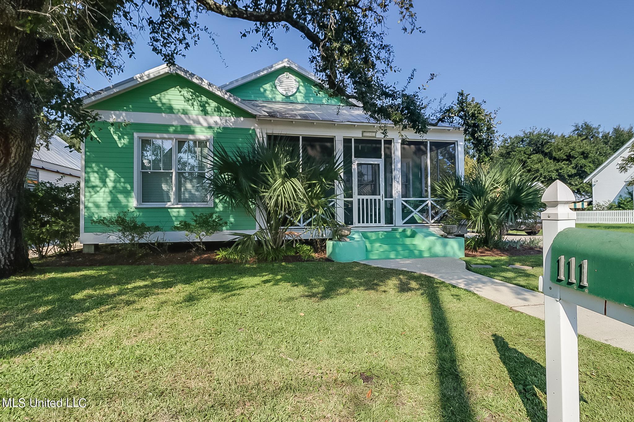 111 Sycamore Street, Bay Saint Louis, Mississippi image 2