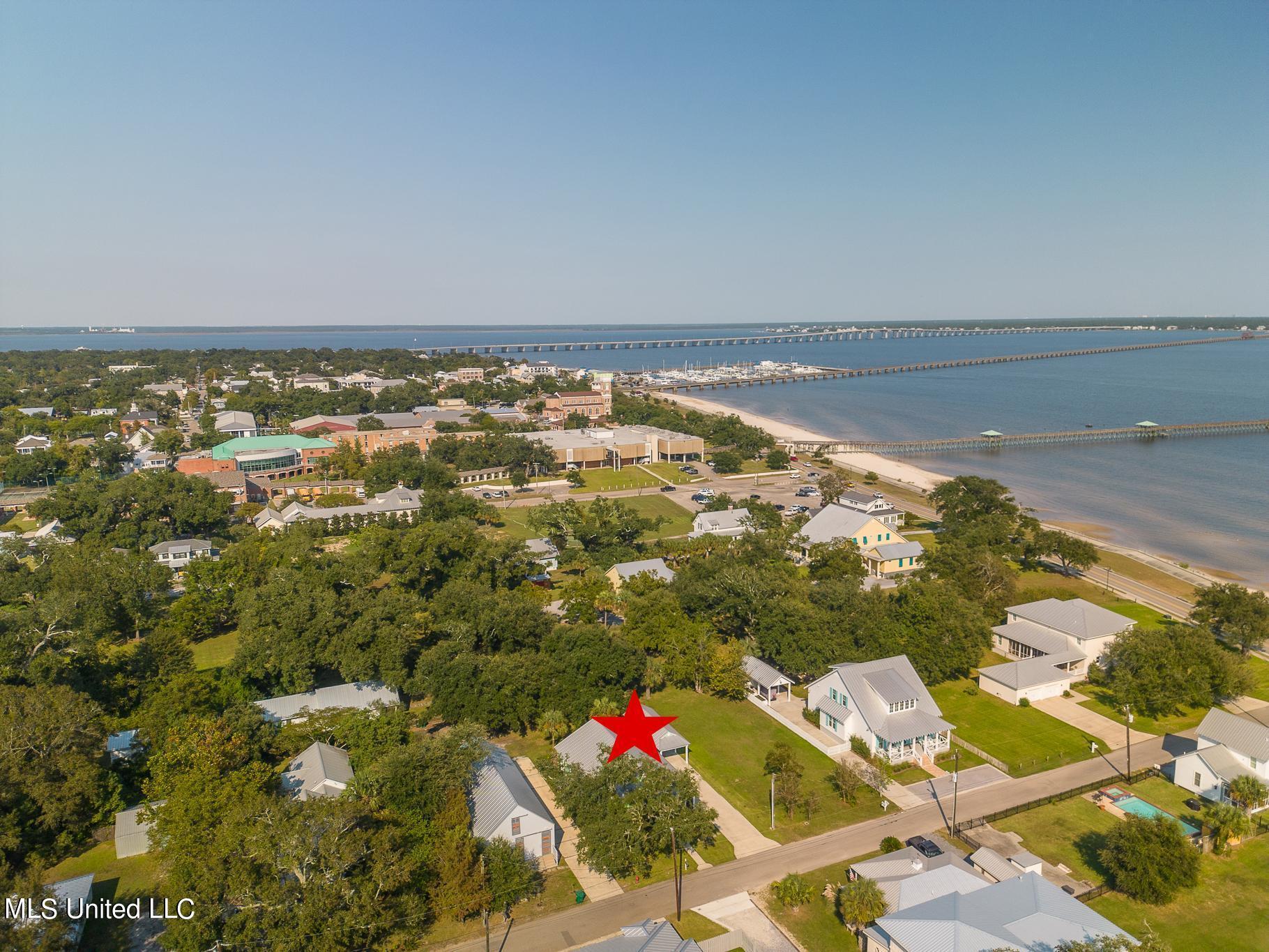 111 Sycamore Street, Bay Saint Louis, Mississippi image 37