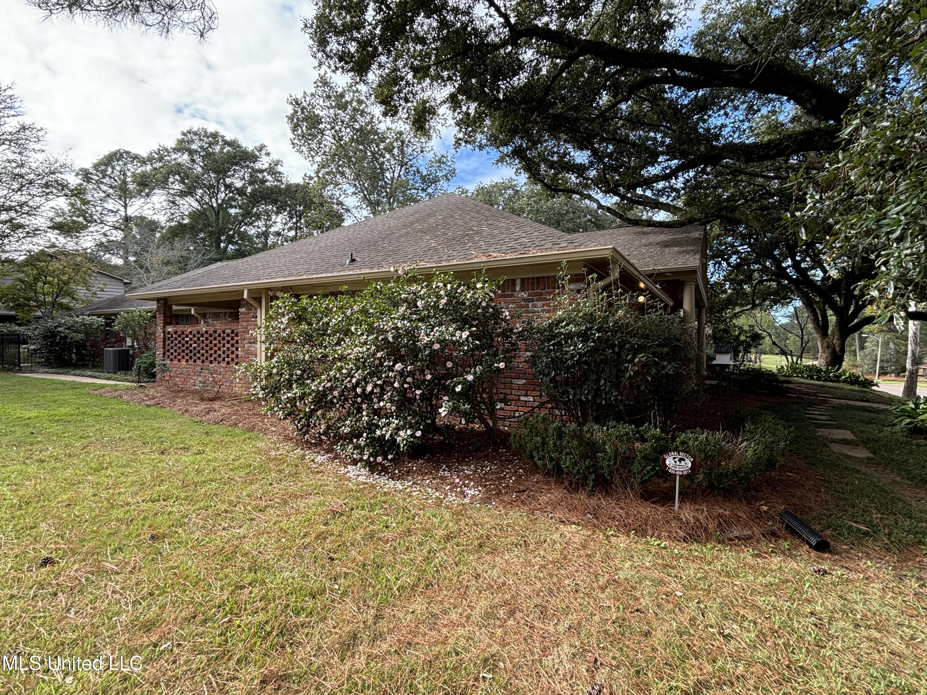 5365 River Thames Road, Jackson, Mississippi image 3