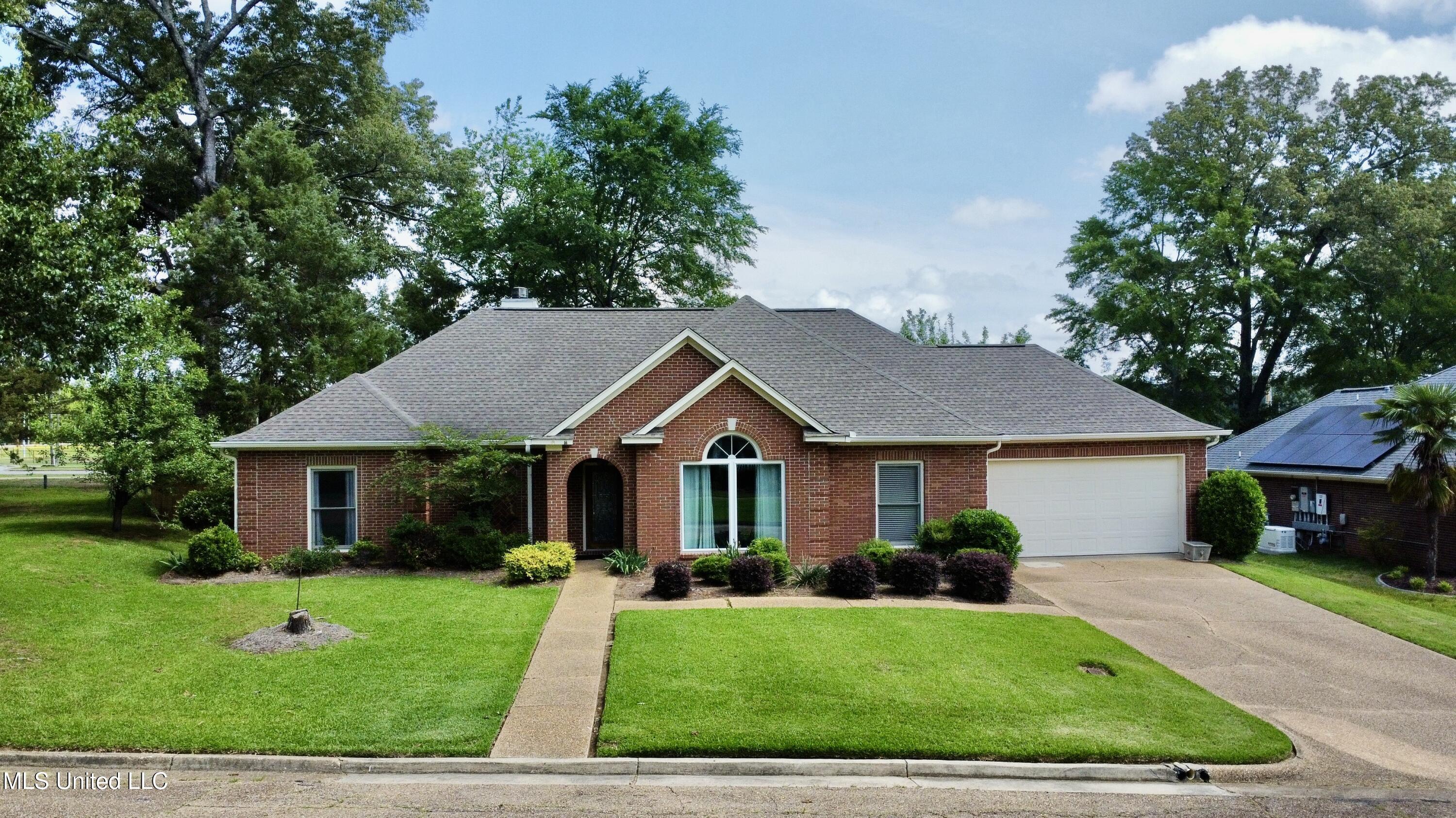 104 Park Place, Clinton, Mississippi image 2