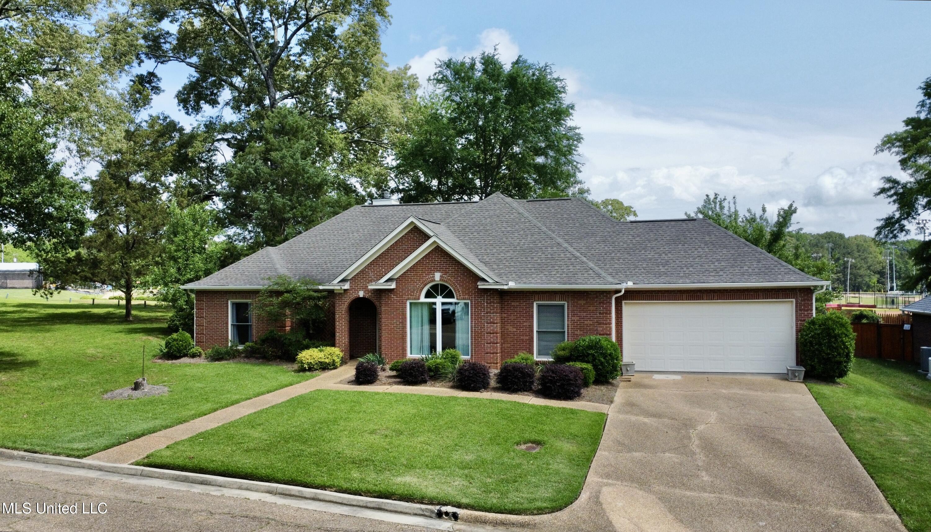 104 Park Place, Clinton, Mississippi image 3