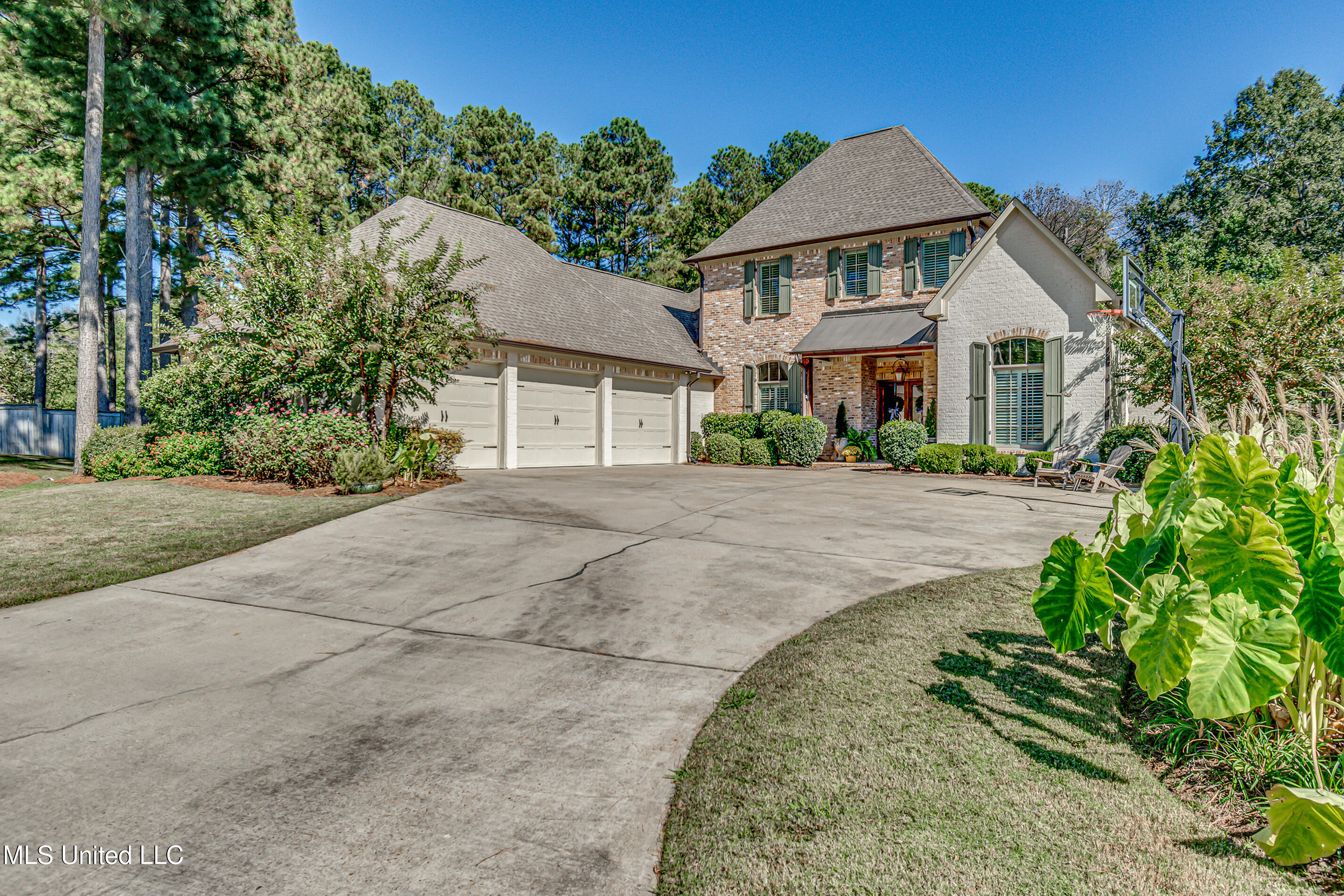 Madison, Mississippi 39110, United States, 4 Bedrooms Bedrooms, ,5 BathroomsBathrooms,Residential,Pending,36277