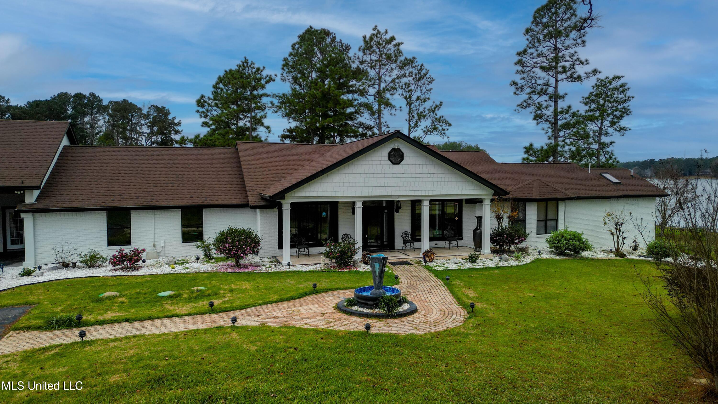 73 Baracuda Drive, Hattiesburg, Mississippi image 2