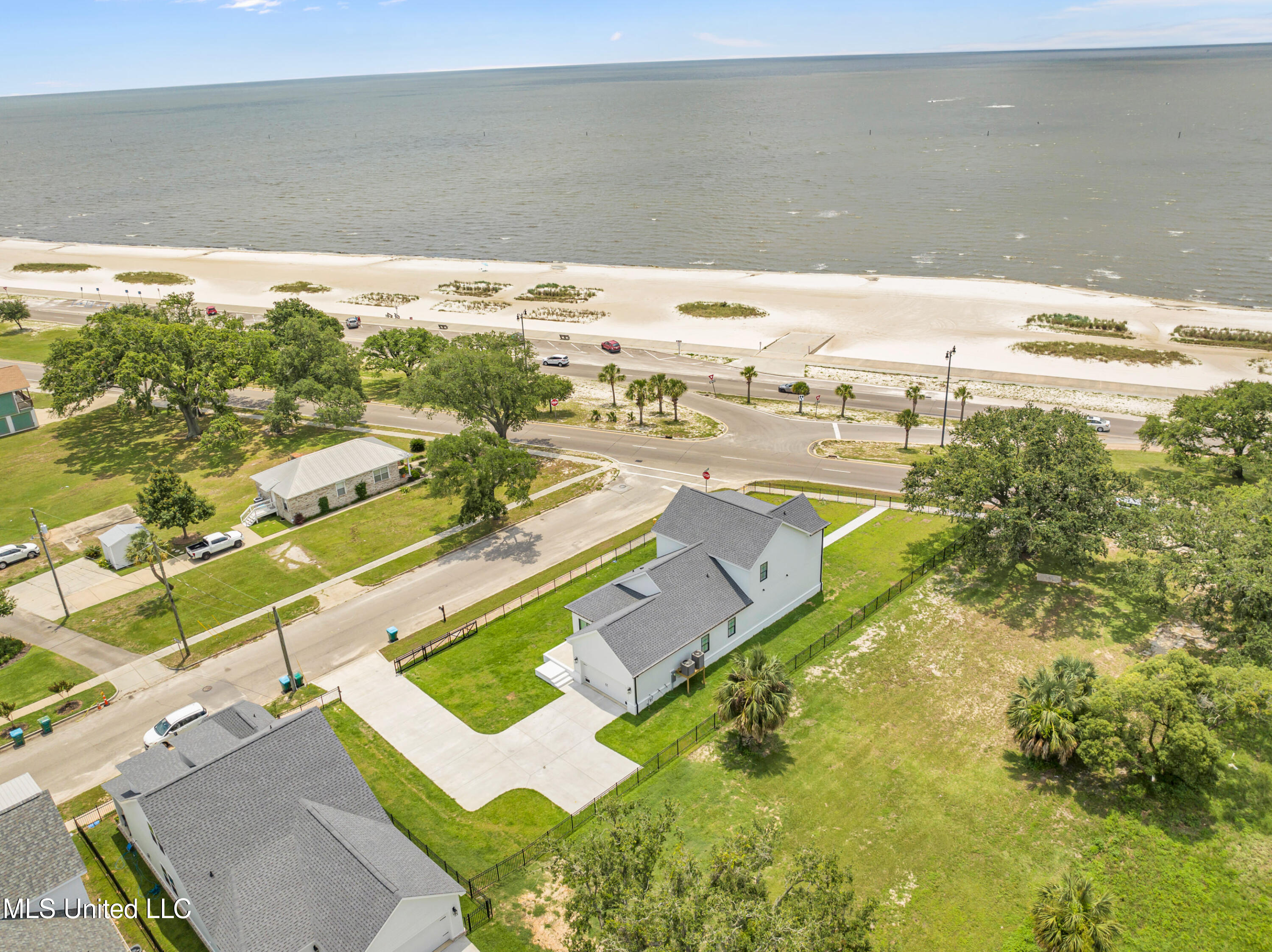 1508 E Beach Boulevard, Gulfport, Mississippi image 12